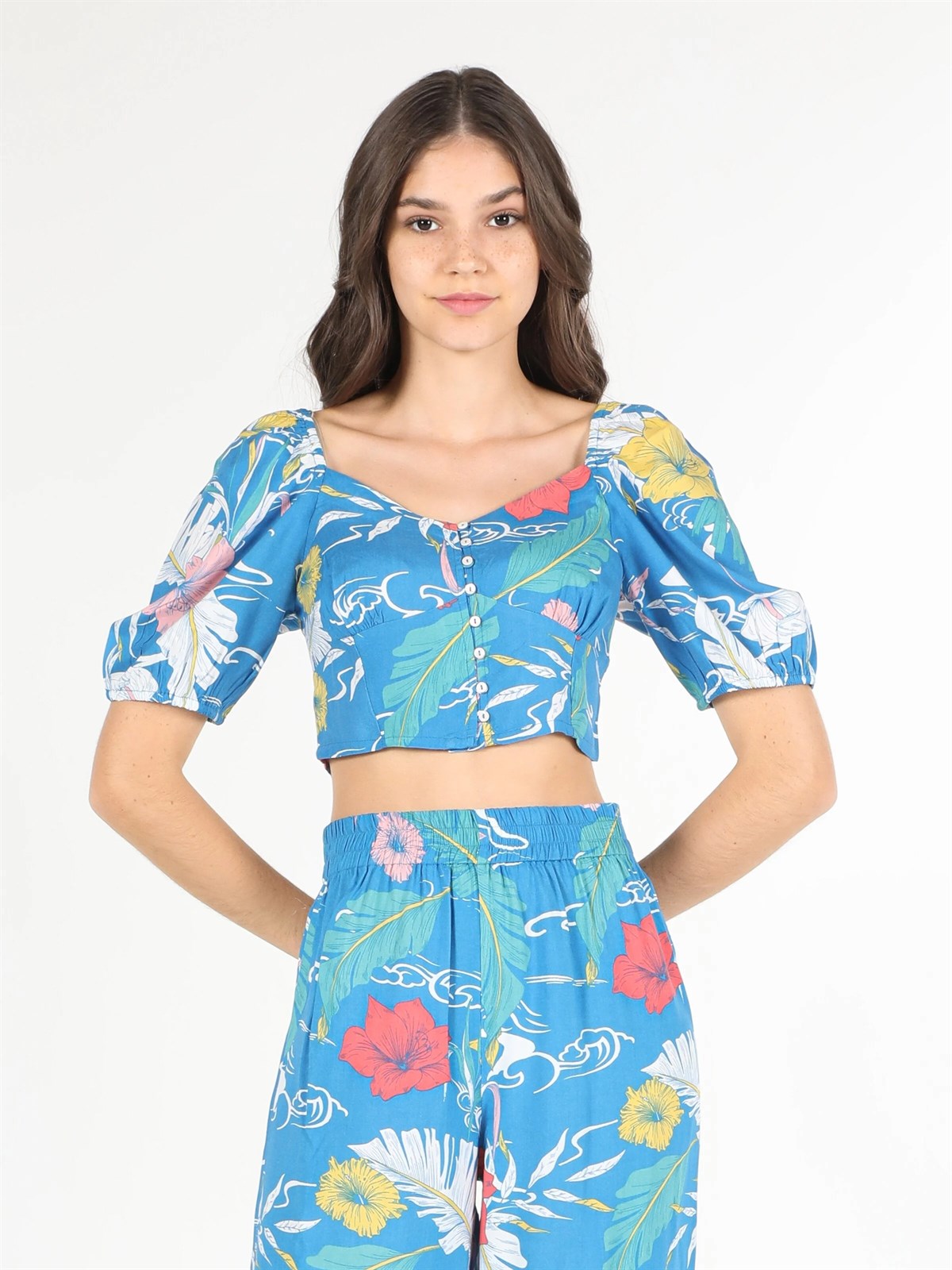 DOKUMA ÜST KADIN KISA KOL GÖMLEK Slim Fit