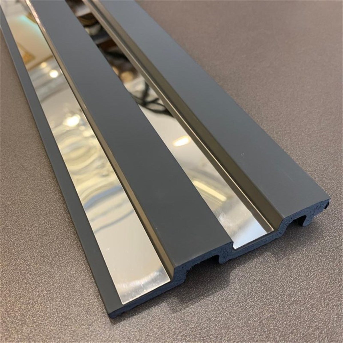  DGG-244 Şerit Pleksi Yapışkanlı Gümüş Ayna 244cm