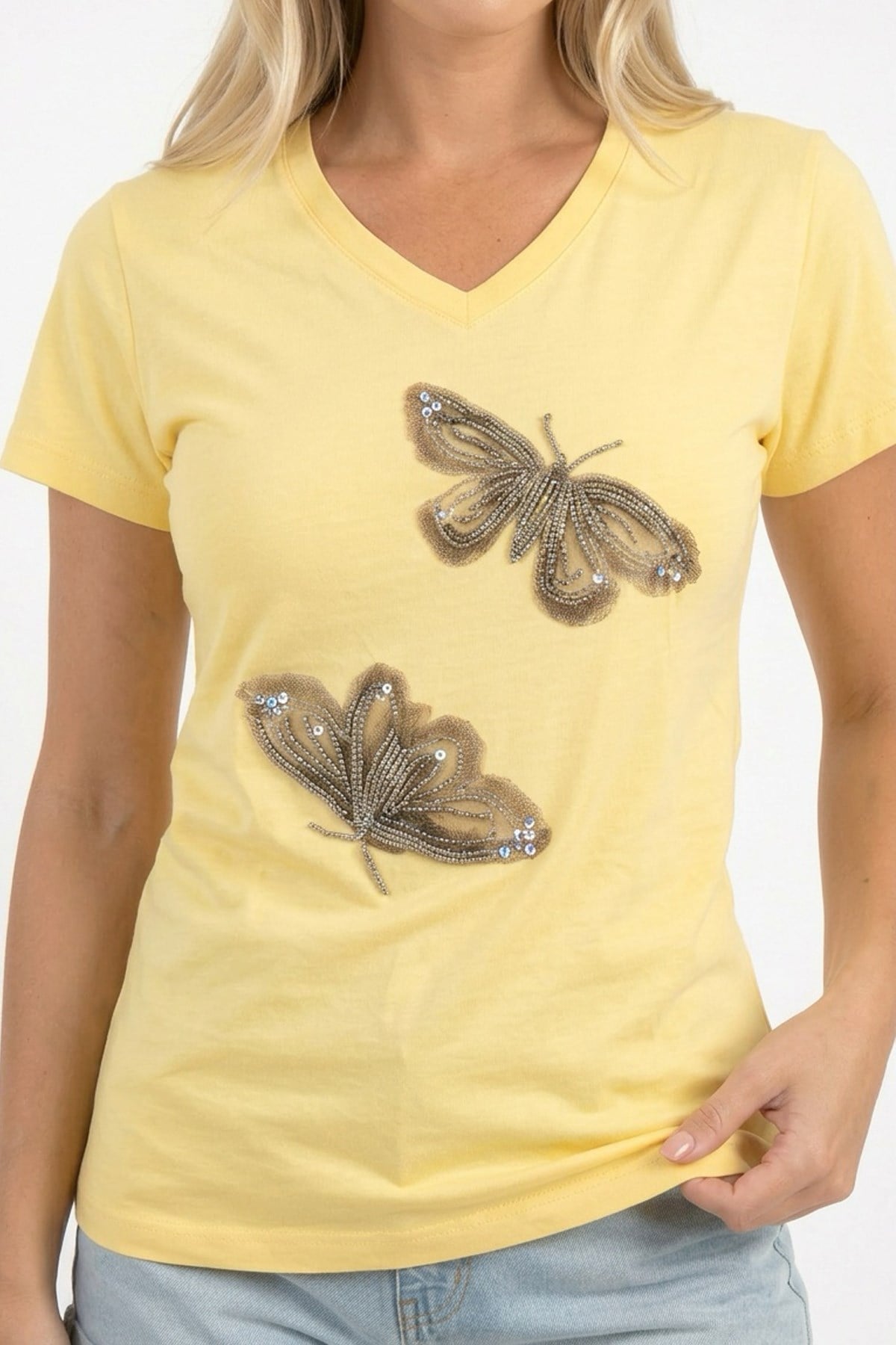 Butterfly Taş ve İnci İşlemeli V Yaka Pamuklu Kadın TişörtButterfly Pearl Taş ve İnci İşlemeli V Yaka %100 Pamuk Kadın TişörtTişörtİSTANGÜL BUTİK