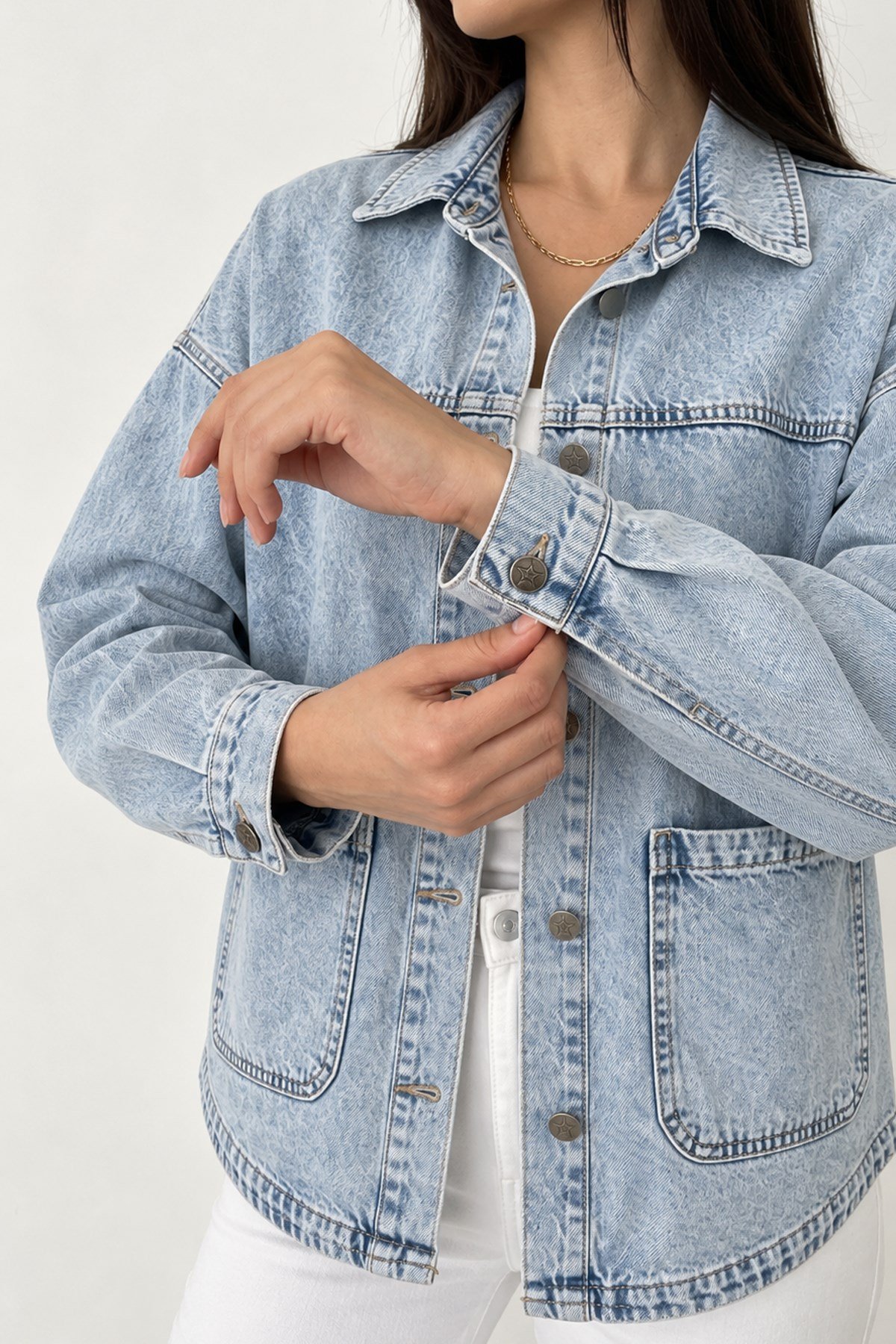 Kadın Açık Mavi Oversize Kot Ceket – Çift Torba Cepli Düğmeli Denim CeketCeketİSTANGÜL BUTİK