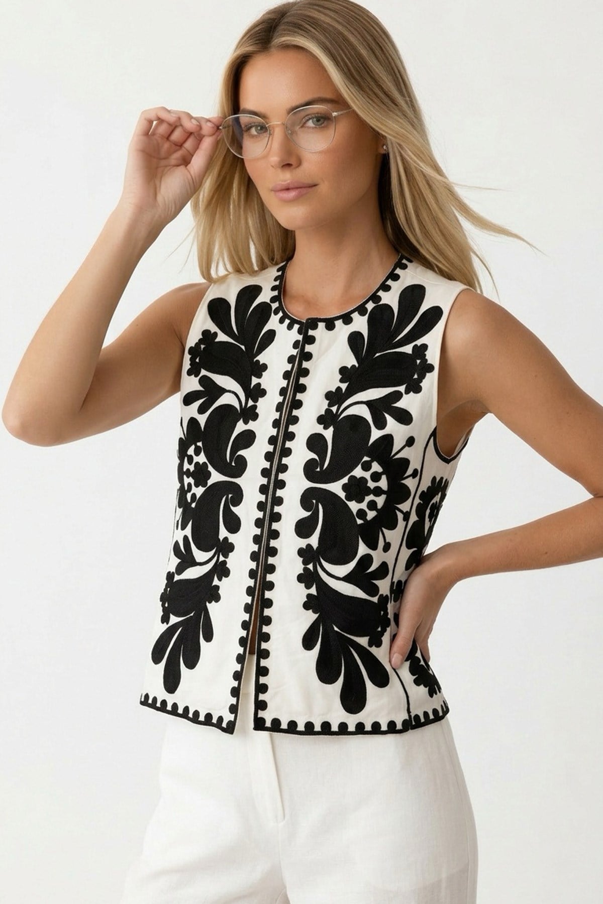 Boho Chic Siyah Nakışlı YelekCeketİSTANGÜL BUTİK