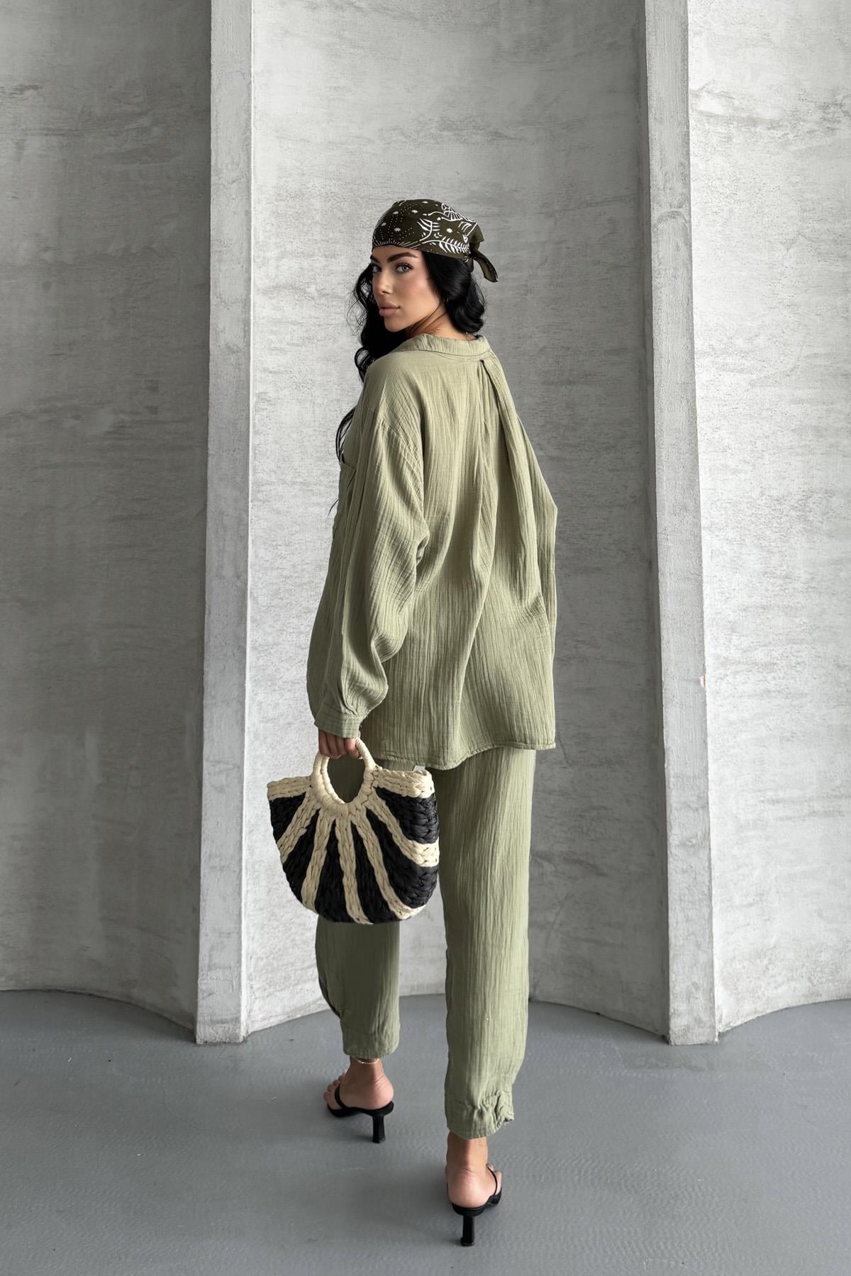 Coastal Muse Müslin Kumaş Oversize İkili TakımCoastal Muse Müslin Oversize Takım – Rahat ŞıklıkTAKIMİSTANGÜL BUTİK