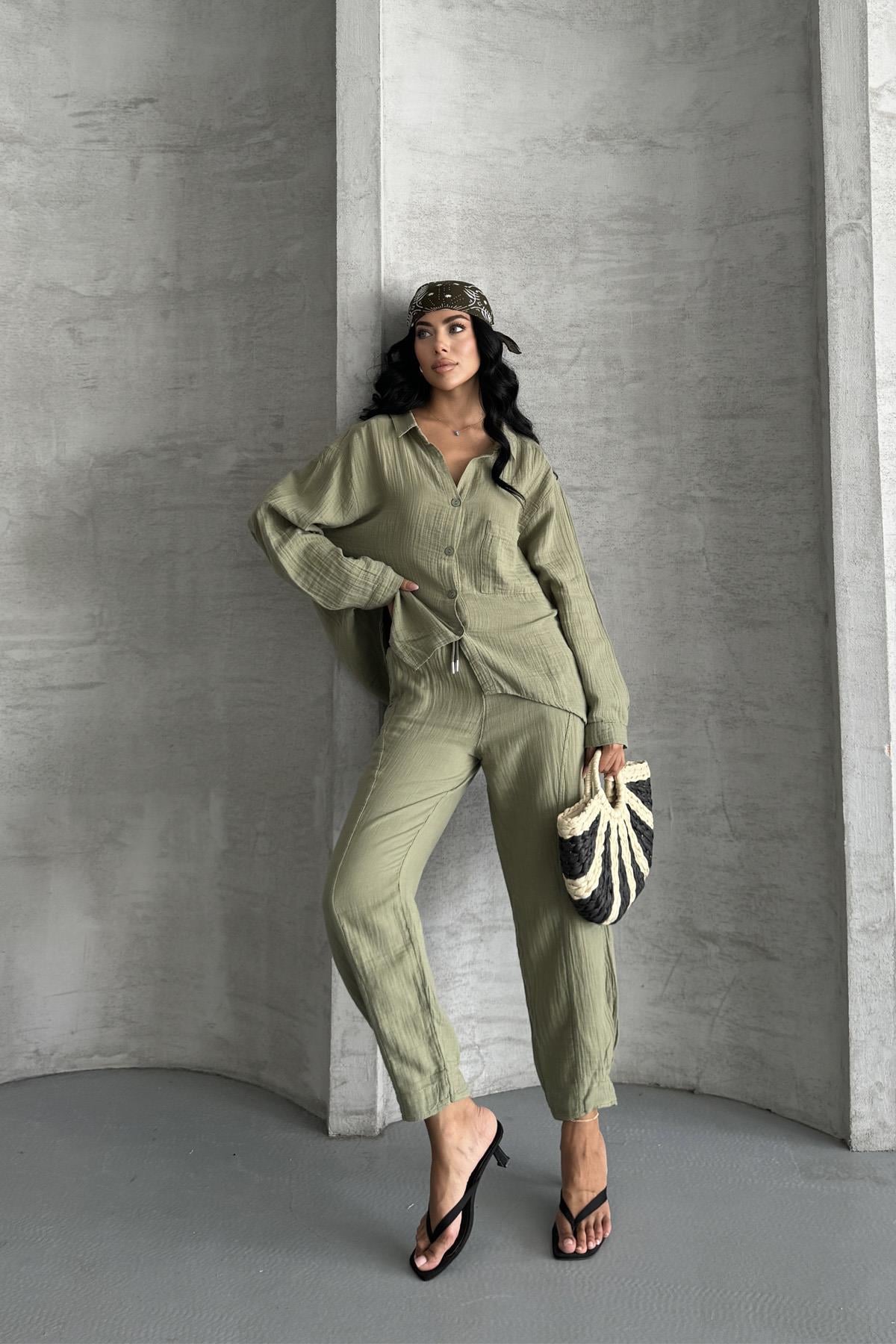 Coastal Muse Müslin Kumaş Oversize İkili TakımCoastal Muse Müslin Oversize Takım – Rahat ŞıklıkTAKIMİSTANGÜL BUTİK