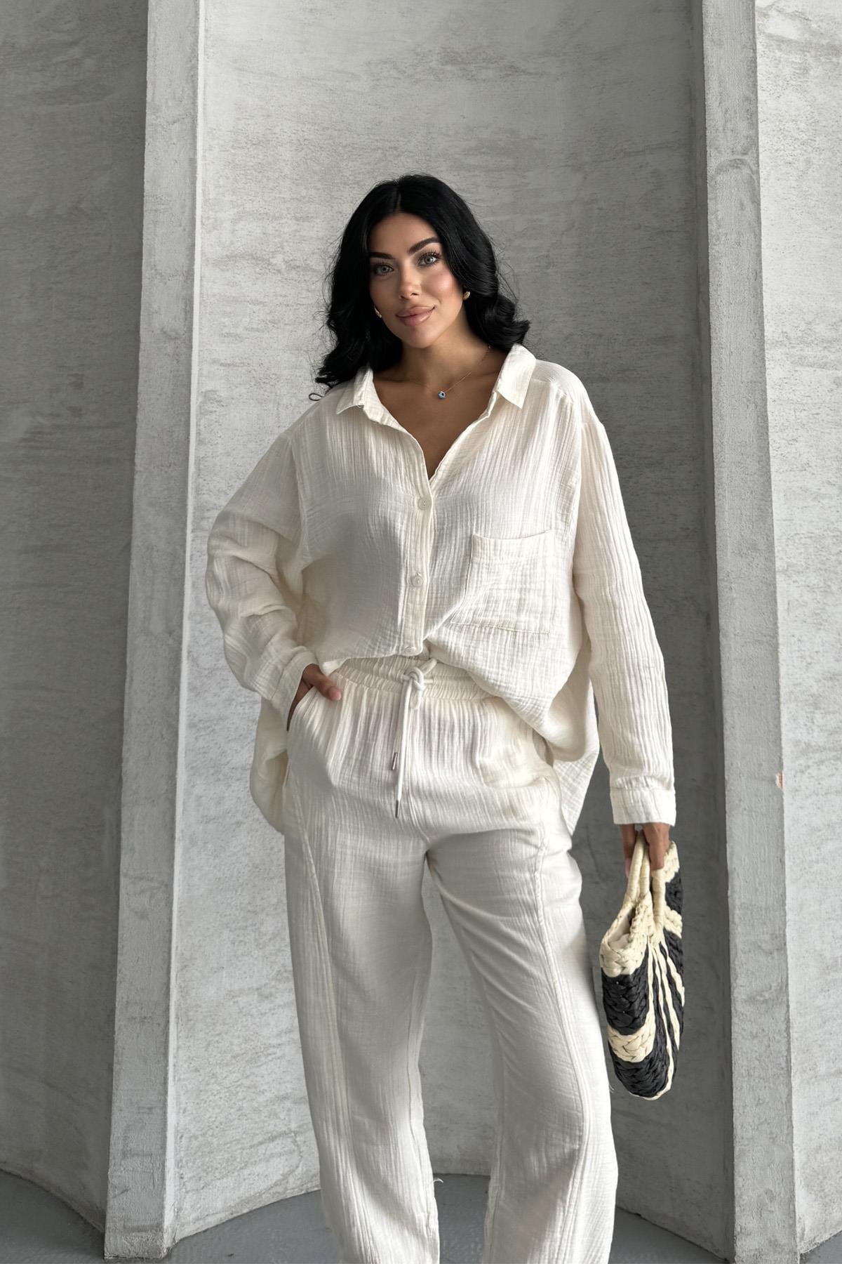 Coastal Muse Müslin Kumaş Oversize İkili TakımCoastal Muse Müslin Oversize Takım – Rahat ŞıklıkTAKIMİSTANGÜL BUTİK