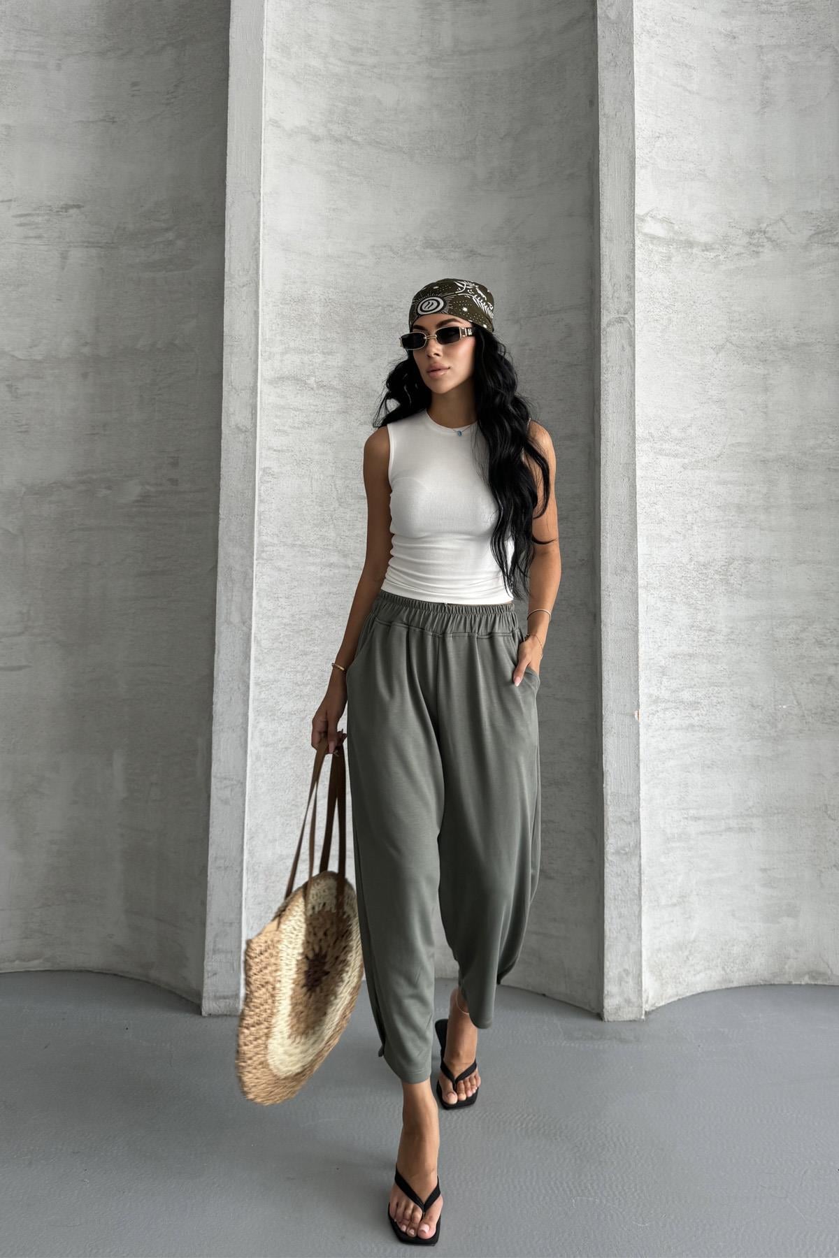 Everyday Comfort  Modal Kumaş Yüksek Bel Rahat PantolonEveryday Comfort Modal Kumaş Yüksek Bel Renkli Pantolon | Rahat KesimPantolonİSTANGÜL BUTİK