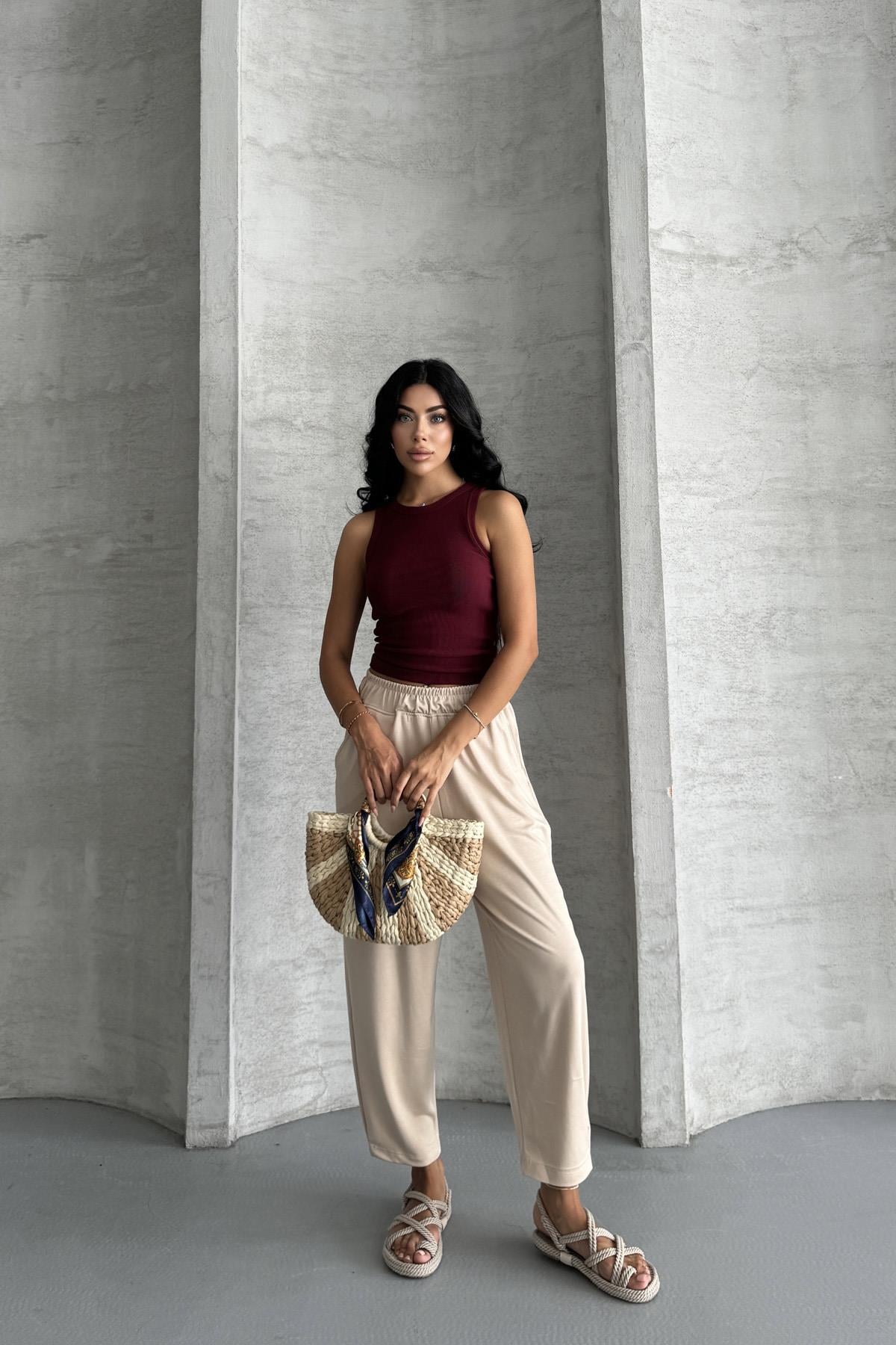 Everyday Comfort  Modal Kumaş Yüksek Bel Rahat PantolonEveryday Comfort Modal Kumaş Yüksek Bel Renkli Pantolon | Rahat KesimPantolonİSTANGÜL BUTİK