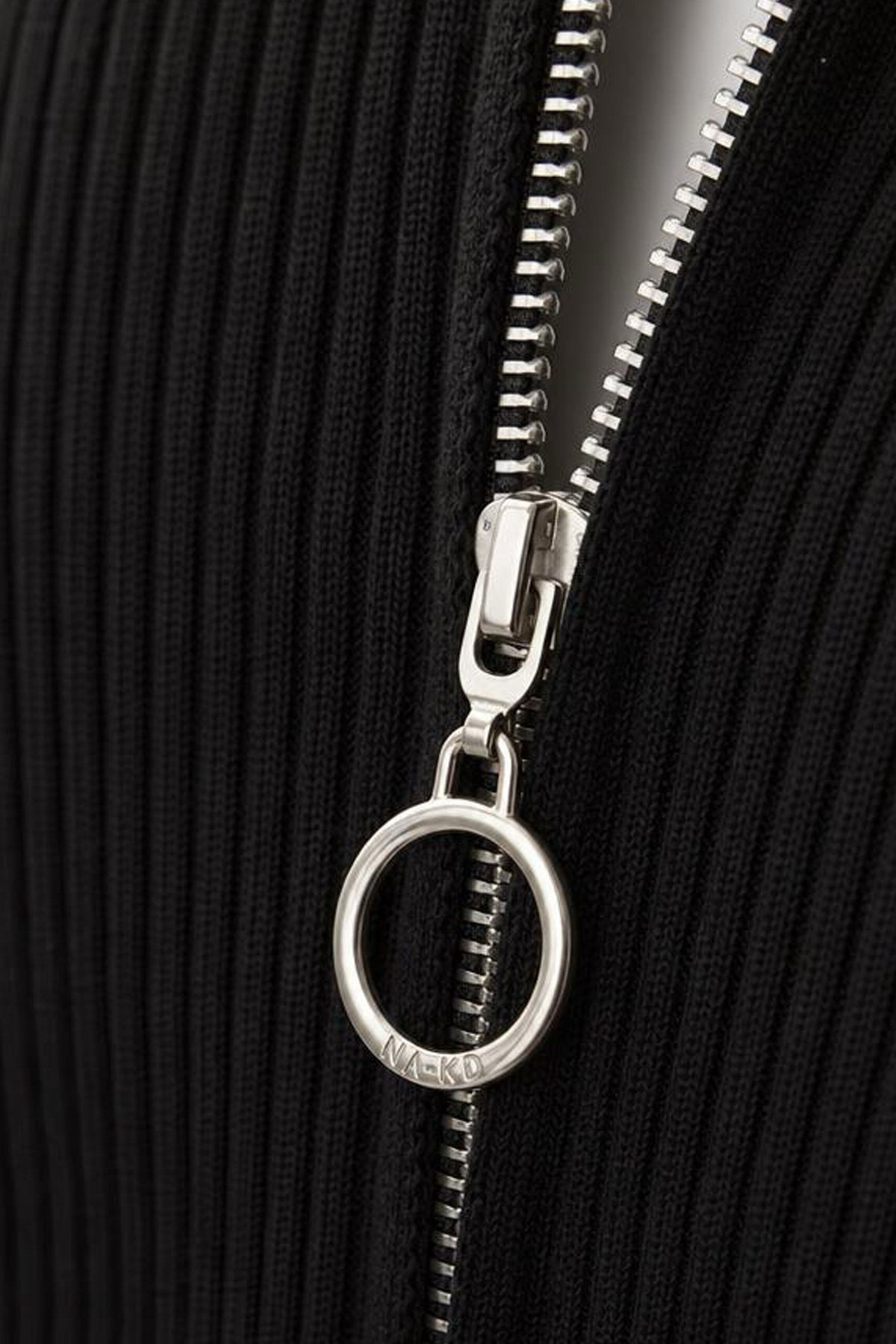 Kadın Polo Yaka Fermuarlı Triko Hırka – Fitilli Çelik Örgü Esnek - SiyahHırkaİSTANGÜL BUTİK