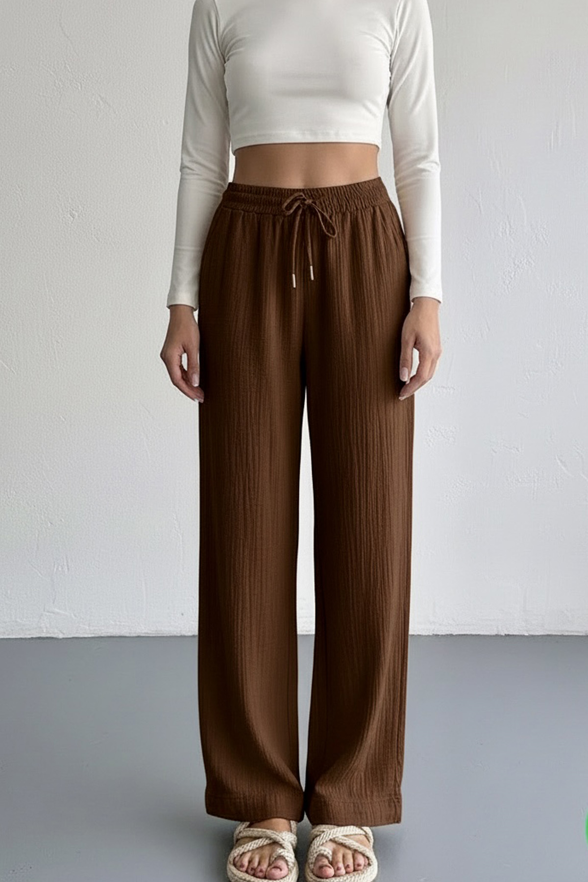 Pamuklu Müslin Kumaş Paça Püskül Bol Paça Pantolonİstangulbutik.com'da şık ve rahat pamuklu müslin kumaştan üretilmiş paça püsküllü bol paça pantolonları keşfedin. Tarzınızı yansıtan en yeni trendleri yakalayın!PantolonİSTANGÜL BUTİK