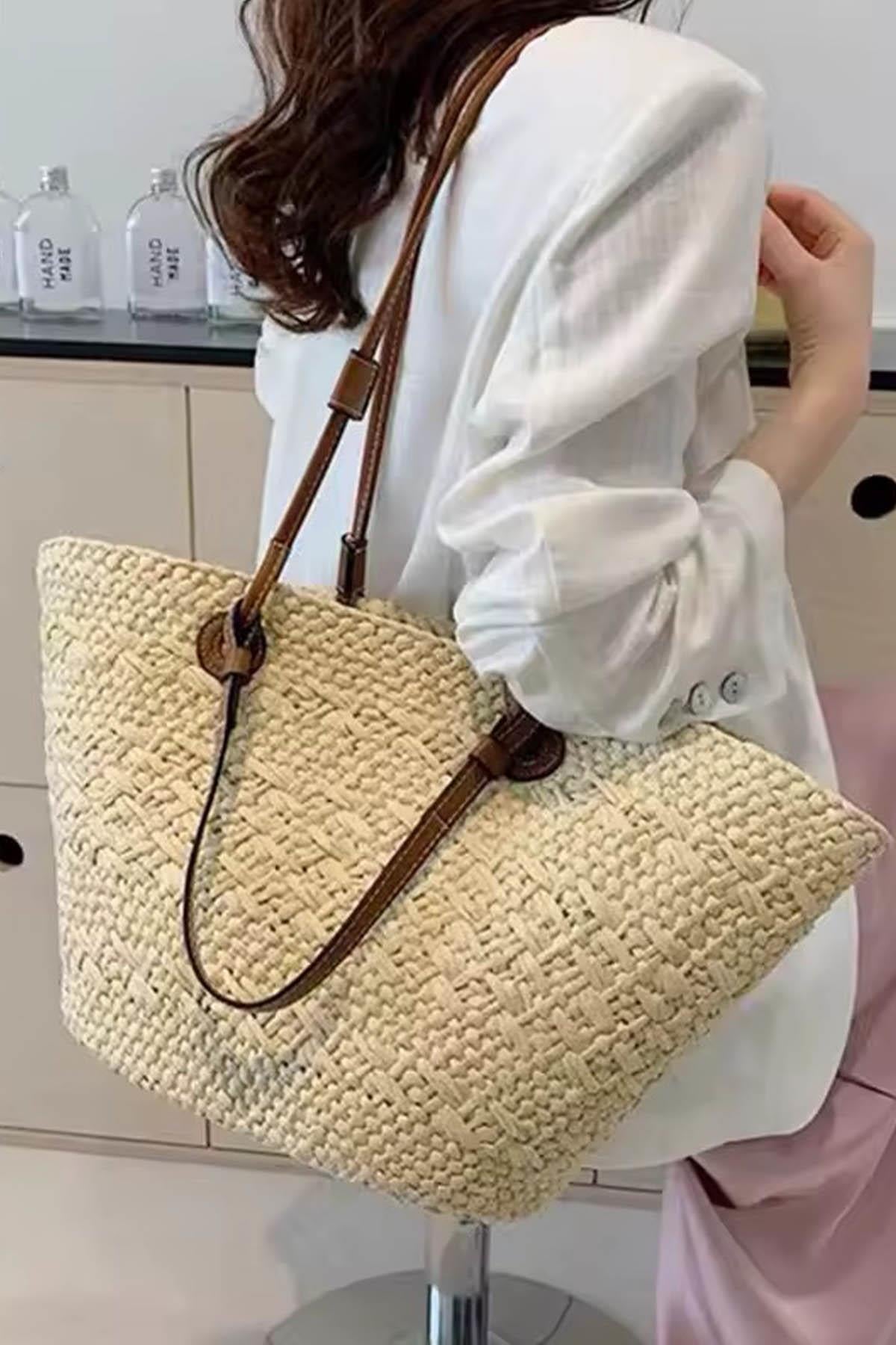 Sahara Breeze Tote Yazlık Büyük Hasır Kadın ÇantaSahara Breeze Tote – Yazlık Büyük Hasır Kadın Çanta | Şık & DoğalÇantaİSTANGÜL BUTİK