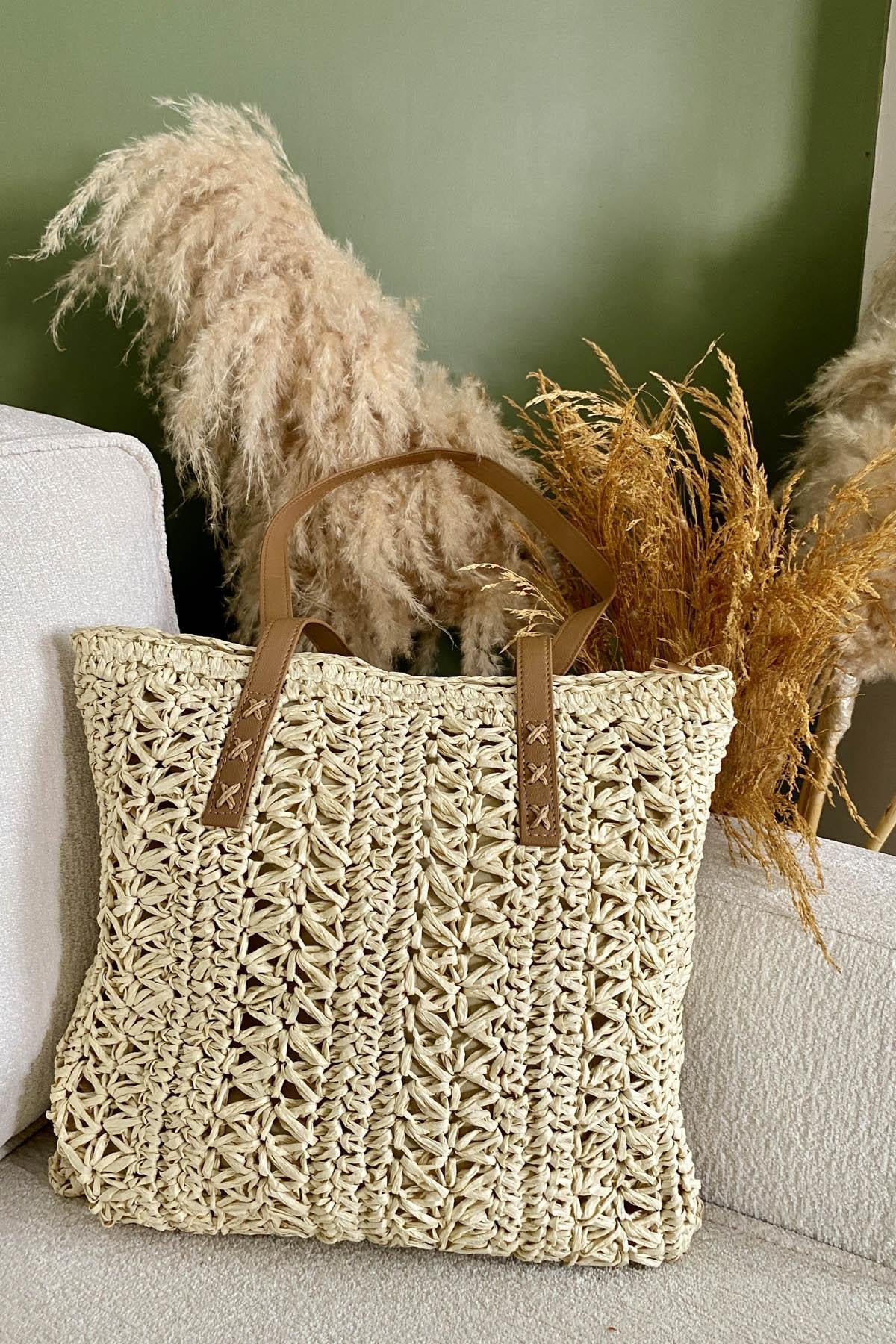 Verde Weave Hasır ÇantaVerde Weave Hasır El Örgüsü Yaz Çantası – Doğal ve ŞıkÇantaİSTANGÜL BUTİK