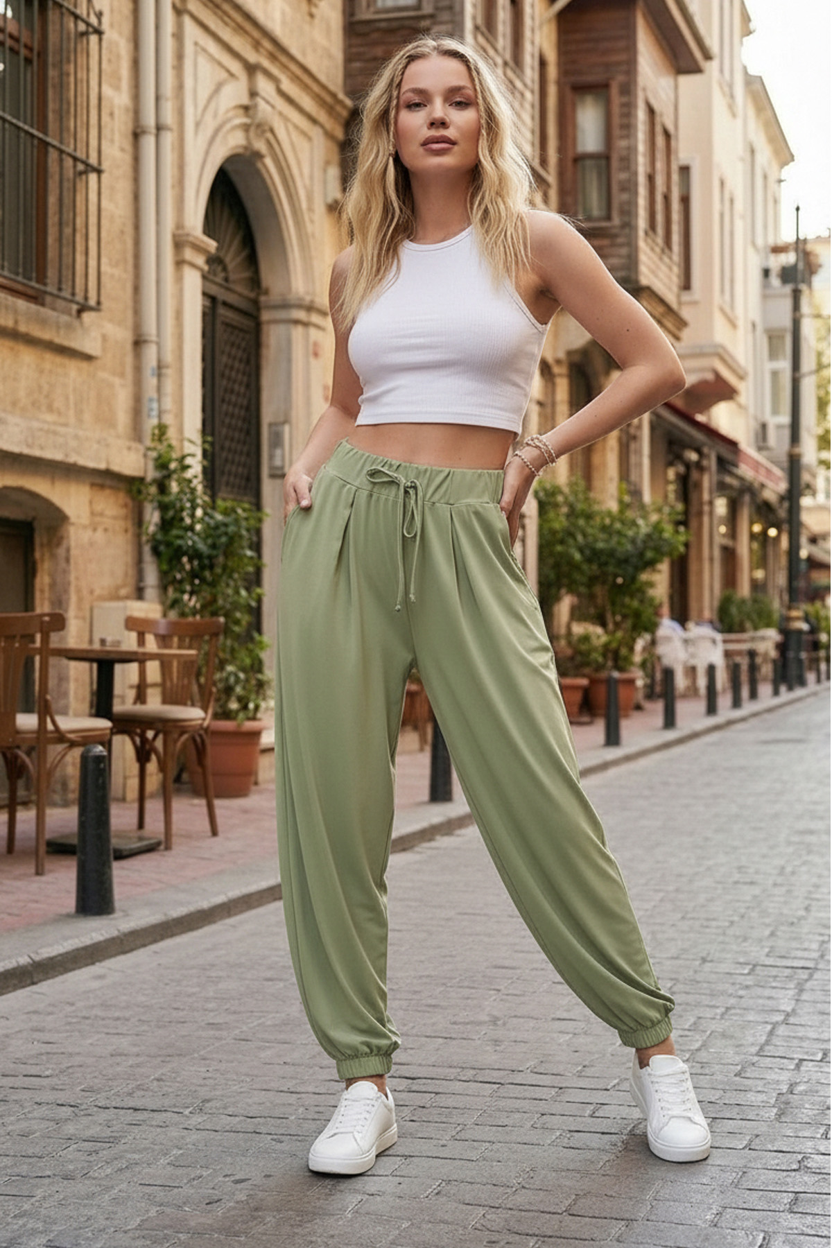 Yüksek Bel Beli Bağcıklı Salaş Şalvar Pantolon – Rahat Kesim Günlük Kadın PantolonYüksek Bel Beli Bağcıklı Salaş Jogger Kadın Pantolon | Rahat Günlük PantolonPantolonİSTANGÜL BUTİK
