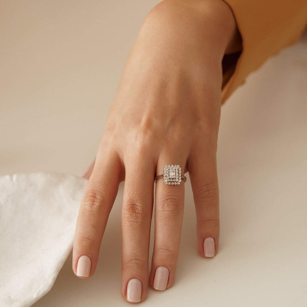0.10 Ct Efektli Pırlanta Baget Yüzük