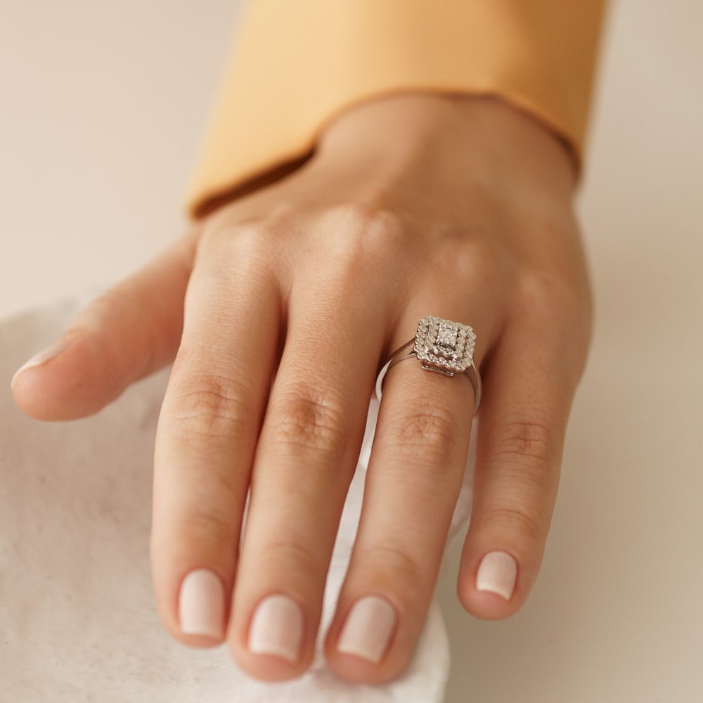 0.10 Ct Efektli Pırlanta Baget Yüzük