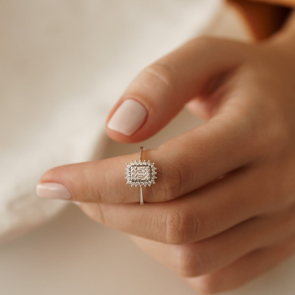 0.34 Ct Pırlanta Baget Yüzük