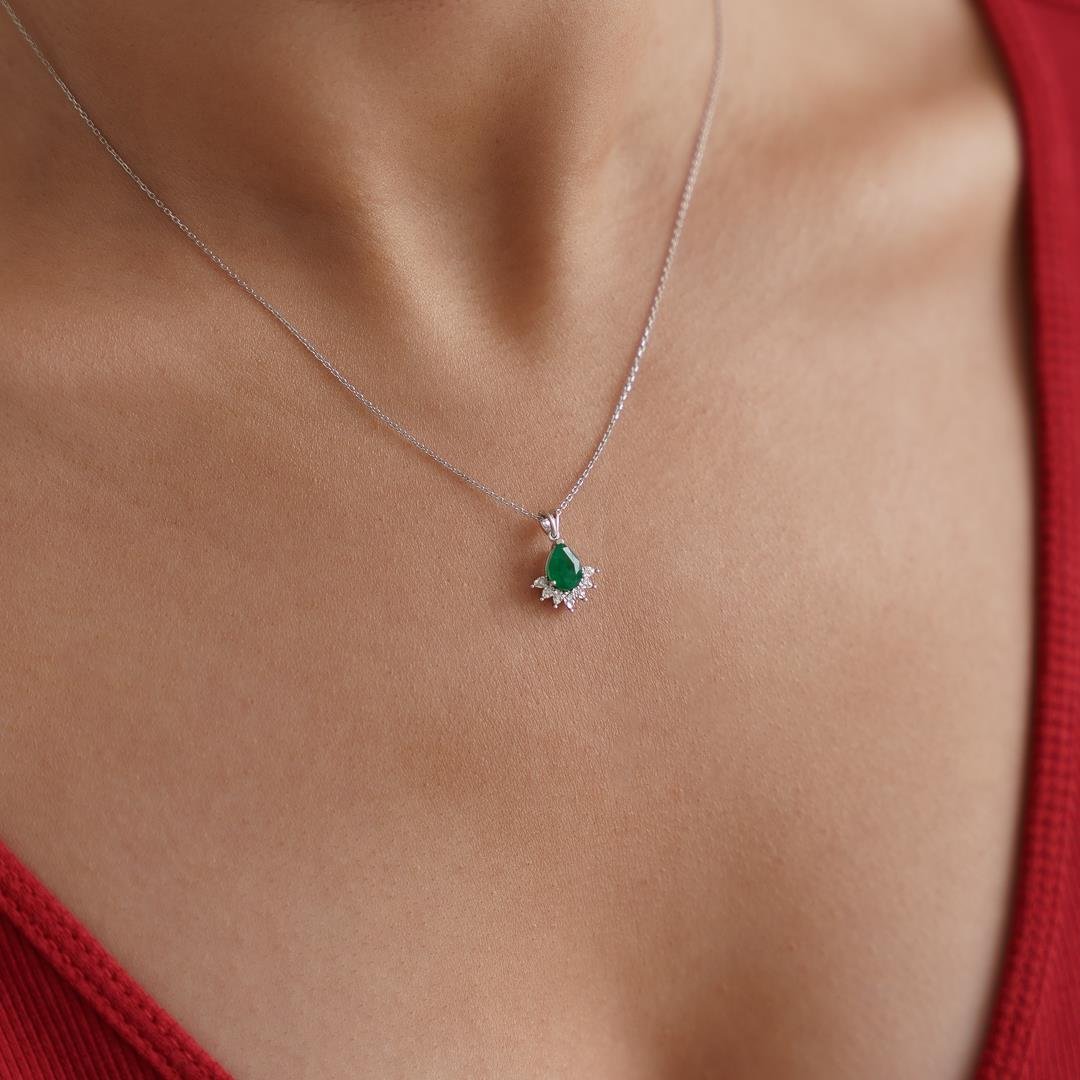 0.74 Ct Damla Zümrütlü Pırlanta Kolye