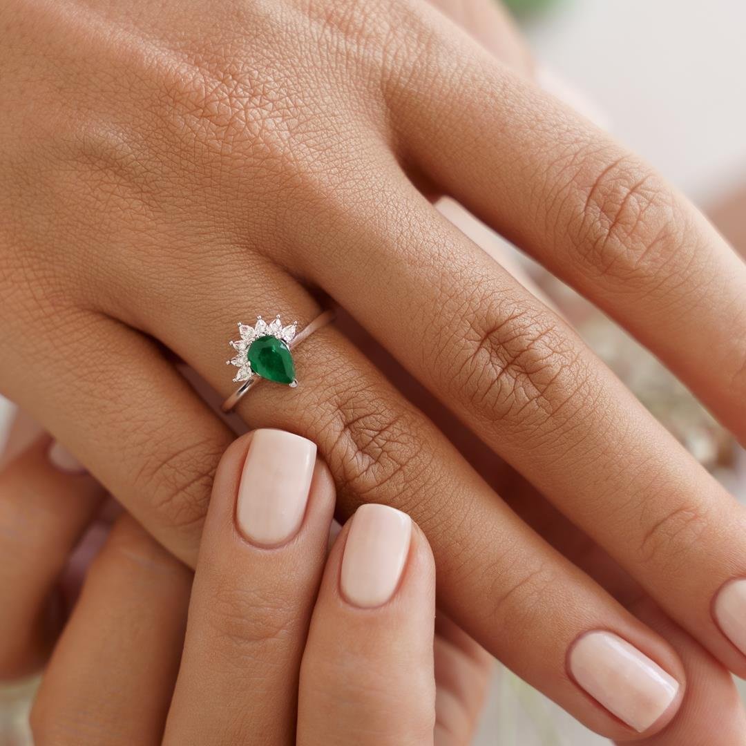 0.78 Ct Taç Zümrüt Yüzük