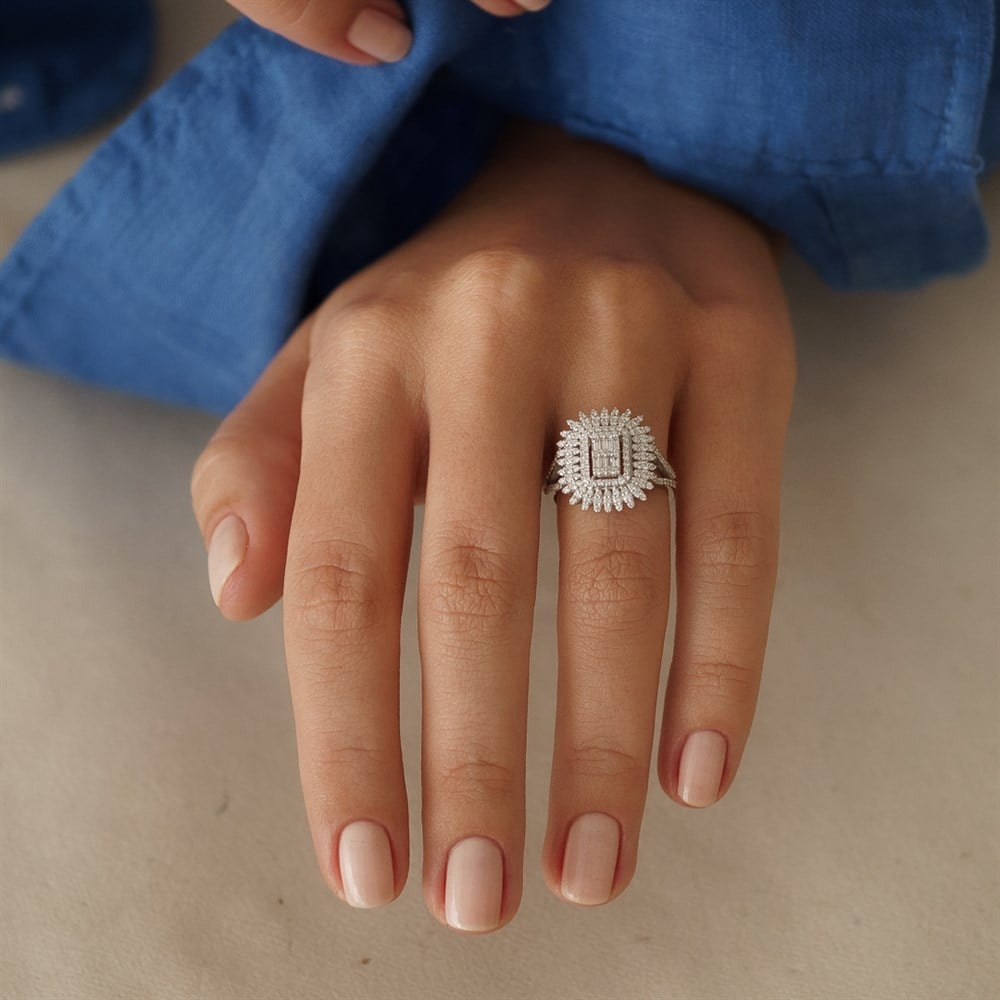 0.84 Ct Baget Taşlı Pırlanta Yüzük