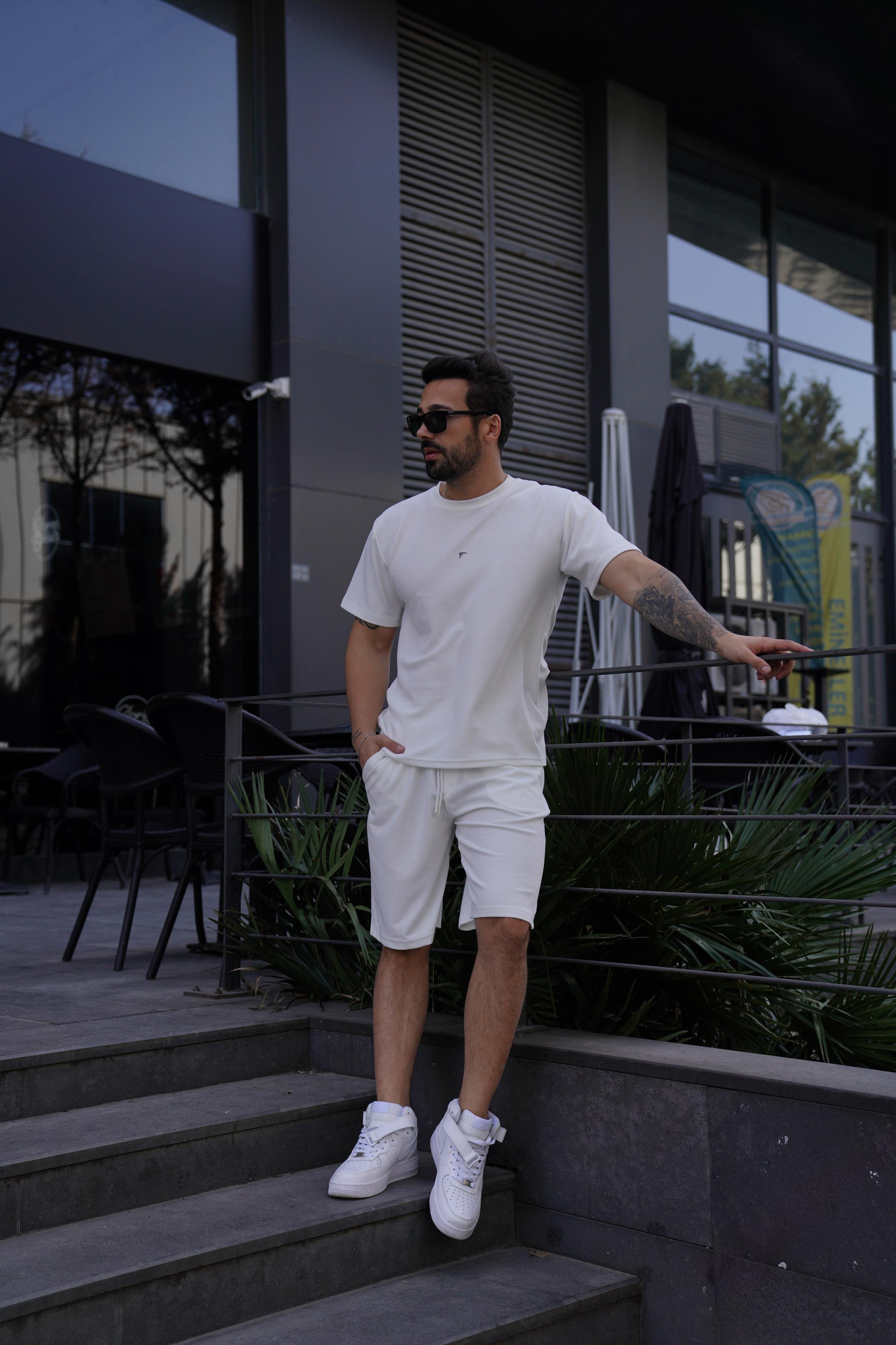 EŞOFMAN TAKIMIBeyaz Kapris Takım TK 1009