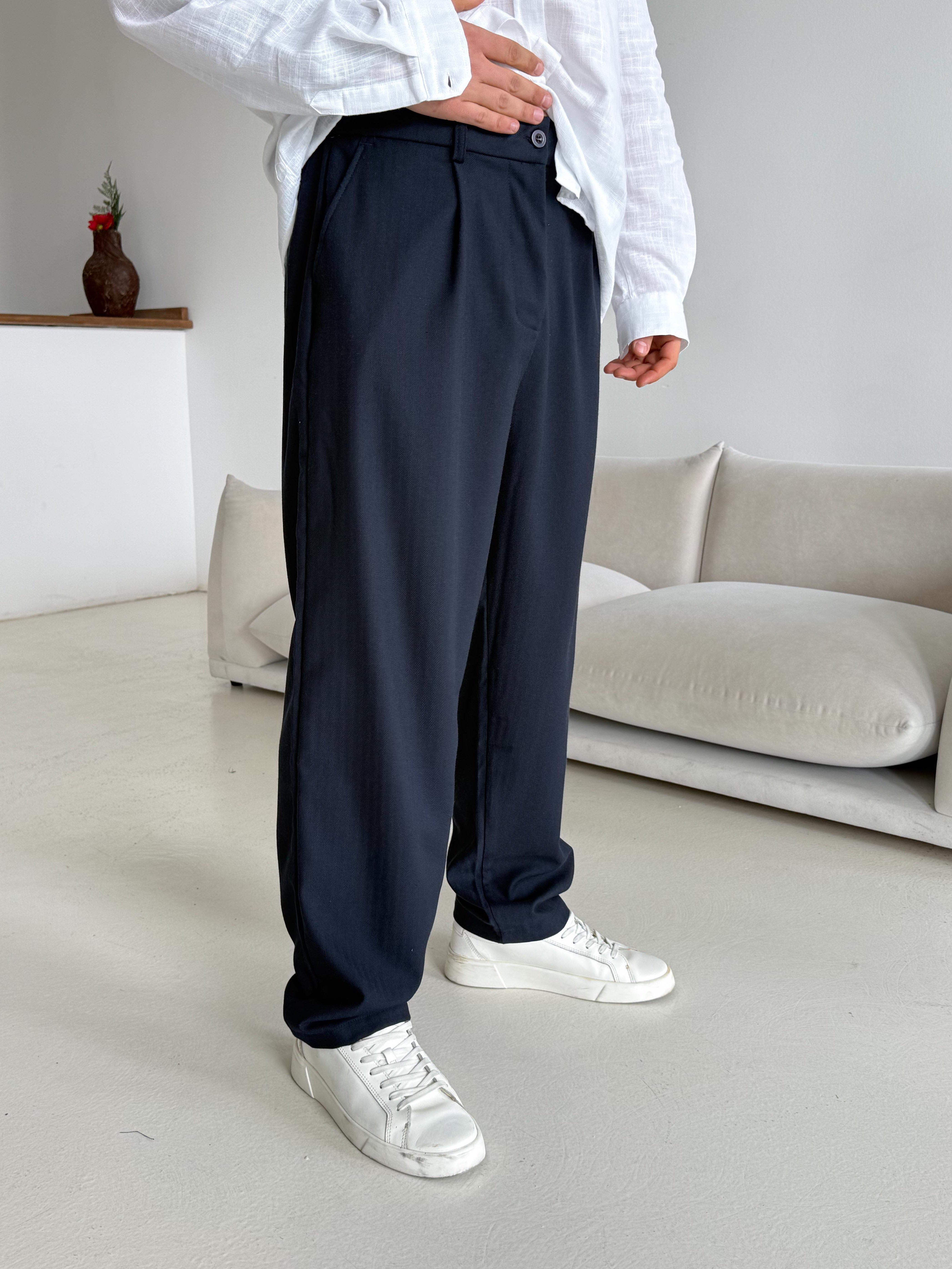 GabardinLacivert Balık Sırtı Arka Lastikli Dokuma Pantalon PLZ 26409