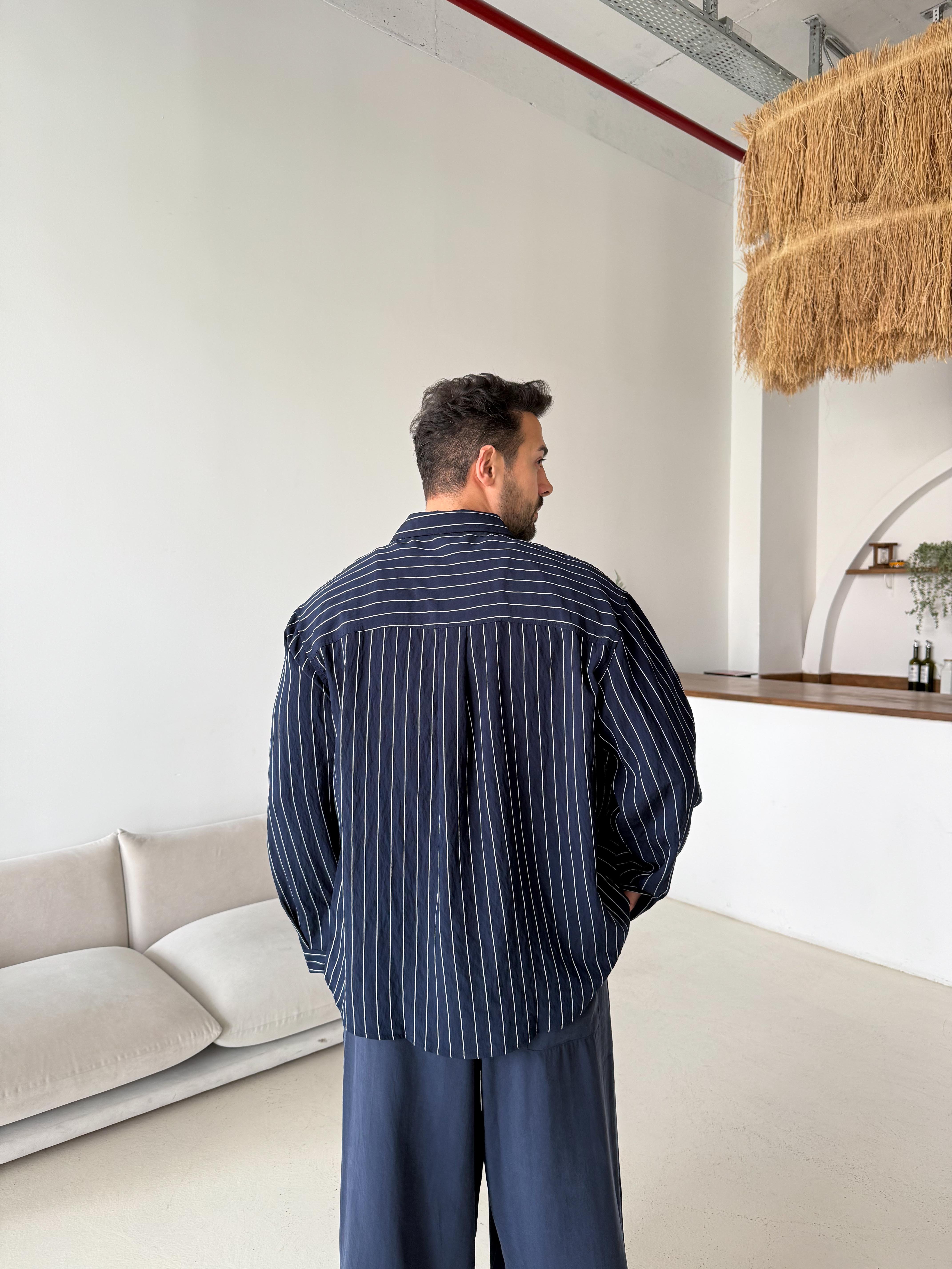GÖMLEKLacivert Çizgili Oversize Nakışlı Gömlek PNC 2554