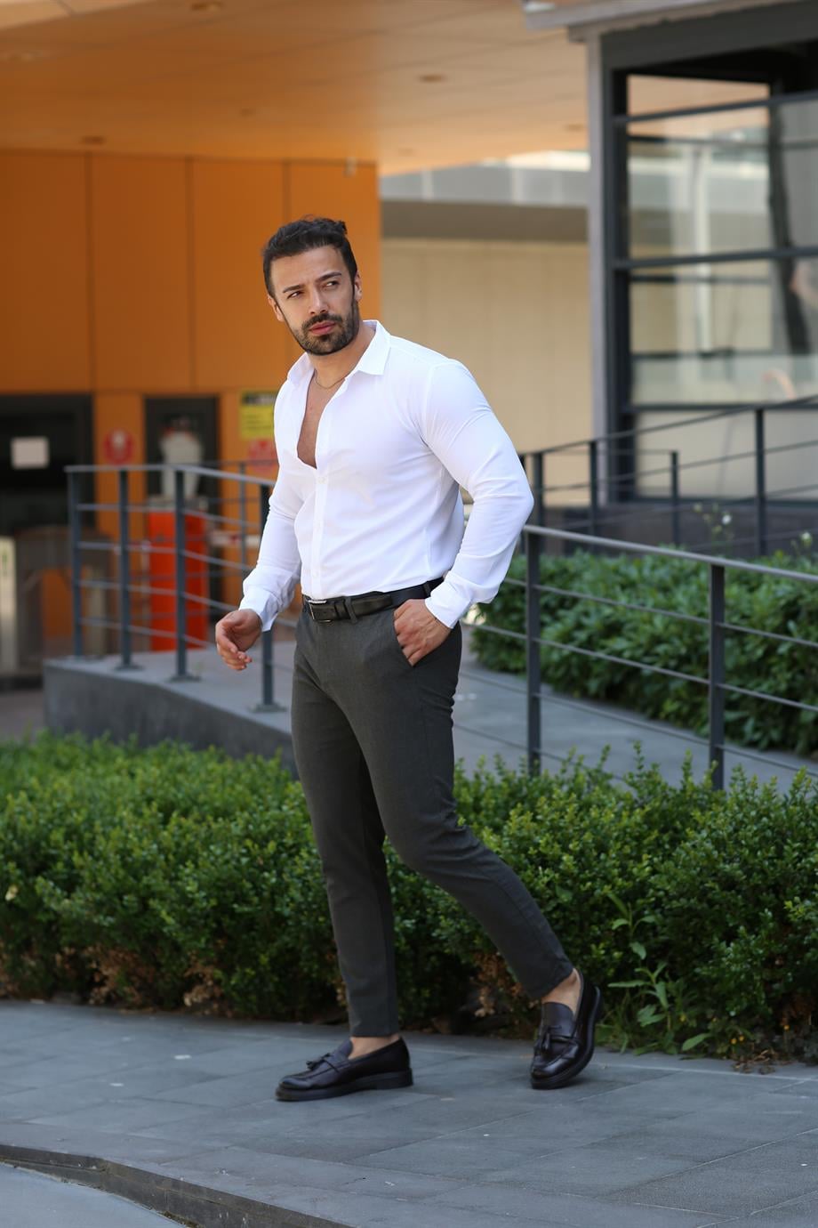 KOMBİNBeyaz Klasik Gömlek, Antrasit Slim Fir Kumaş Pantolon Kombin