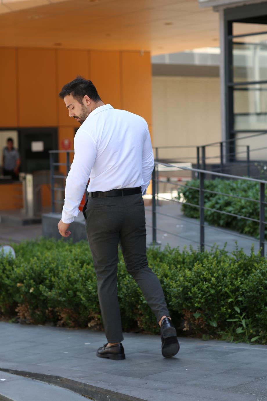 KOMBİNBeyaz Klasik Gömlek, Antrasit Slim Fir Kumaş Pantolon Kombin