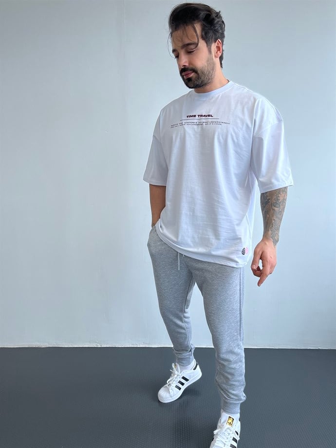 OVERSİZE TSHİRTLERBeyaz Time Travel Nakışlı Sırt Outside Nakışlı Oversize T-SHİRT BLTZ