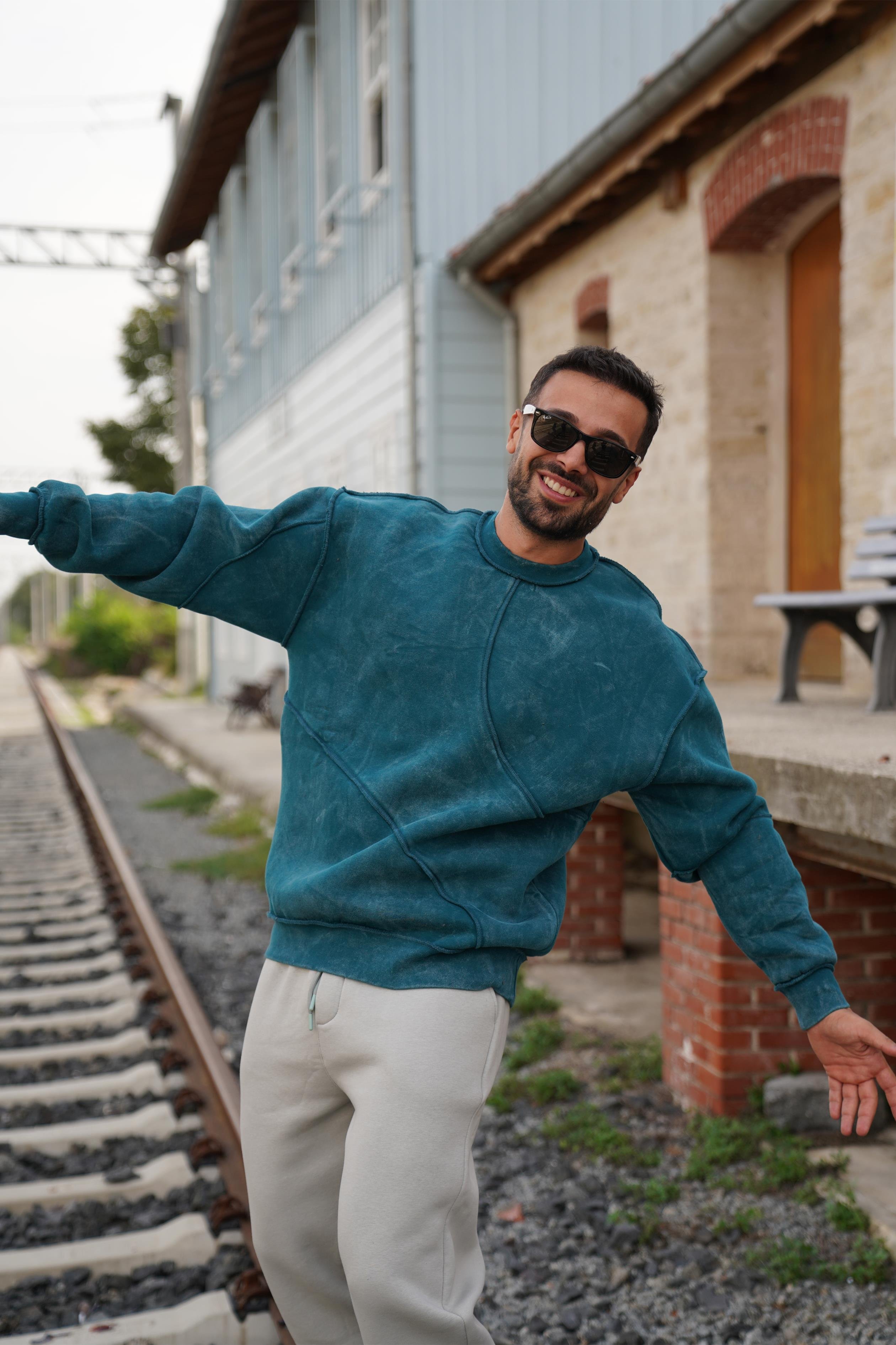 SweatPetrol 3 İplik Parçalı Yıkamalı Bisiklet Yaka Sweatshirt PLZ