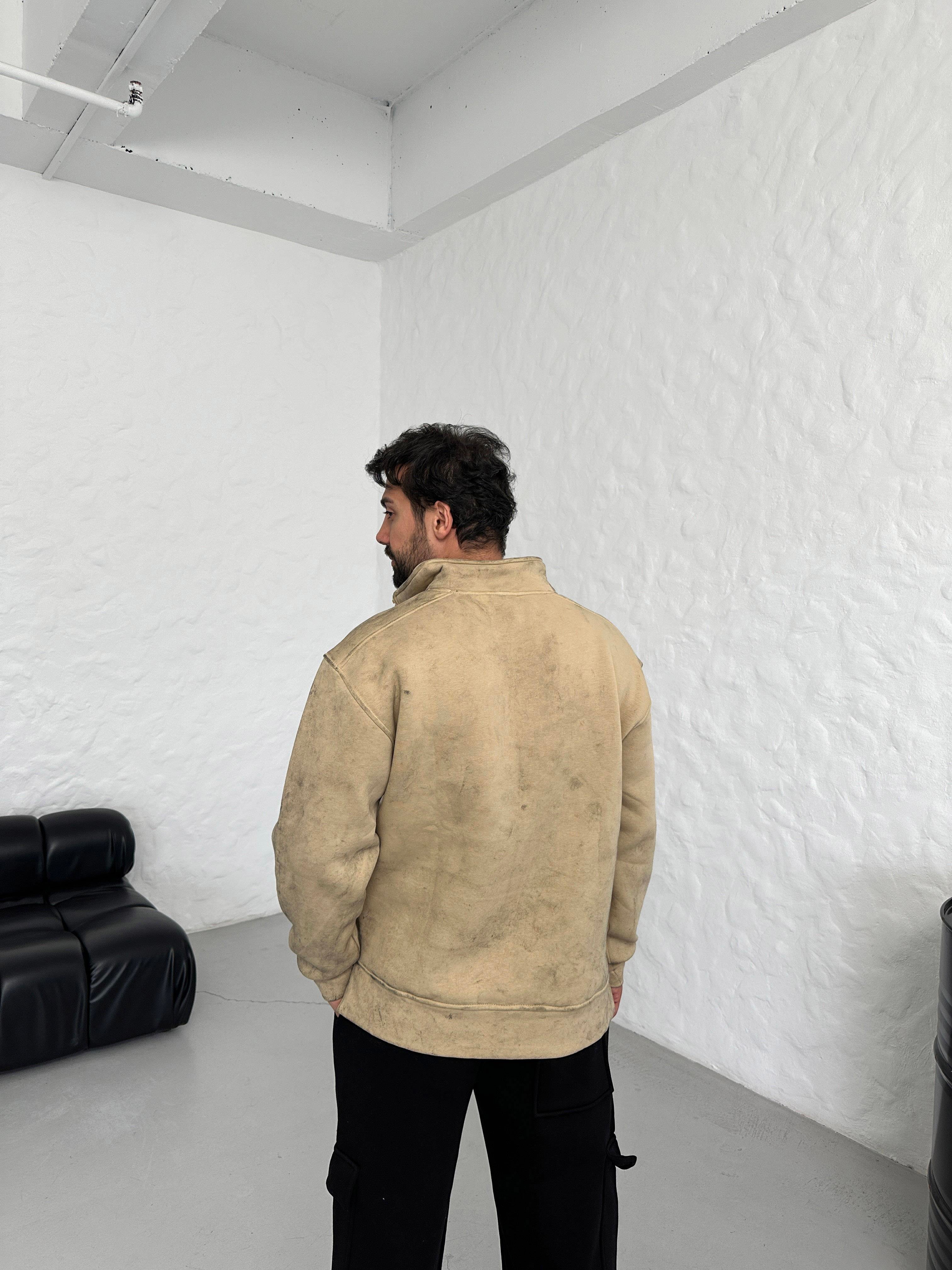 SWEATSHİRTBej Yarım Fermuarlı Hafif Desenli ZRA Model Sweatshirt PLZ