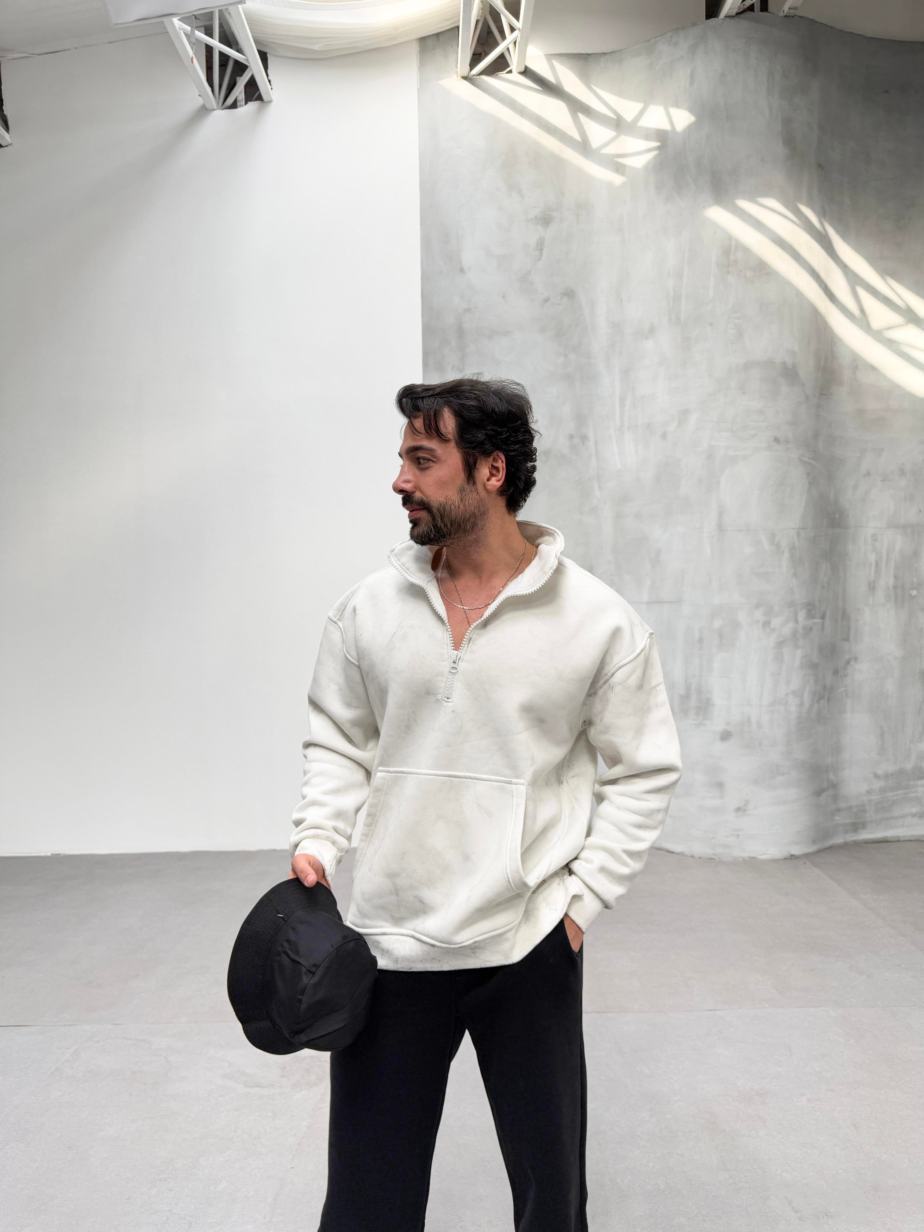 SWEATSHİRTBeyaz Yırtmaçlı Yarı Fermuarlı Sweatshirt PLZ