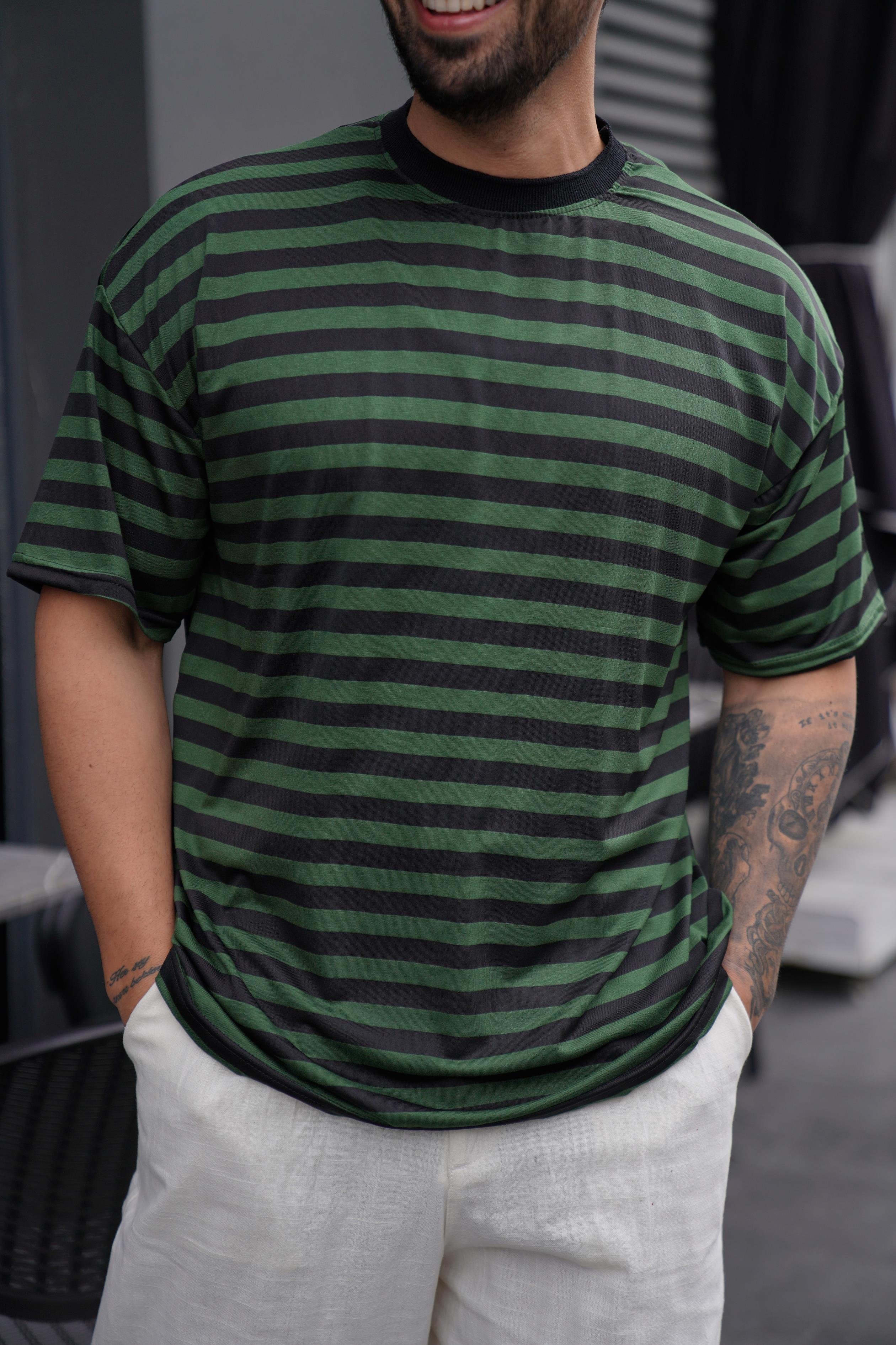 T-SHİRTHaki Siyah Çizgili Oversize Viskon T-Shirt TK 1008
