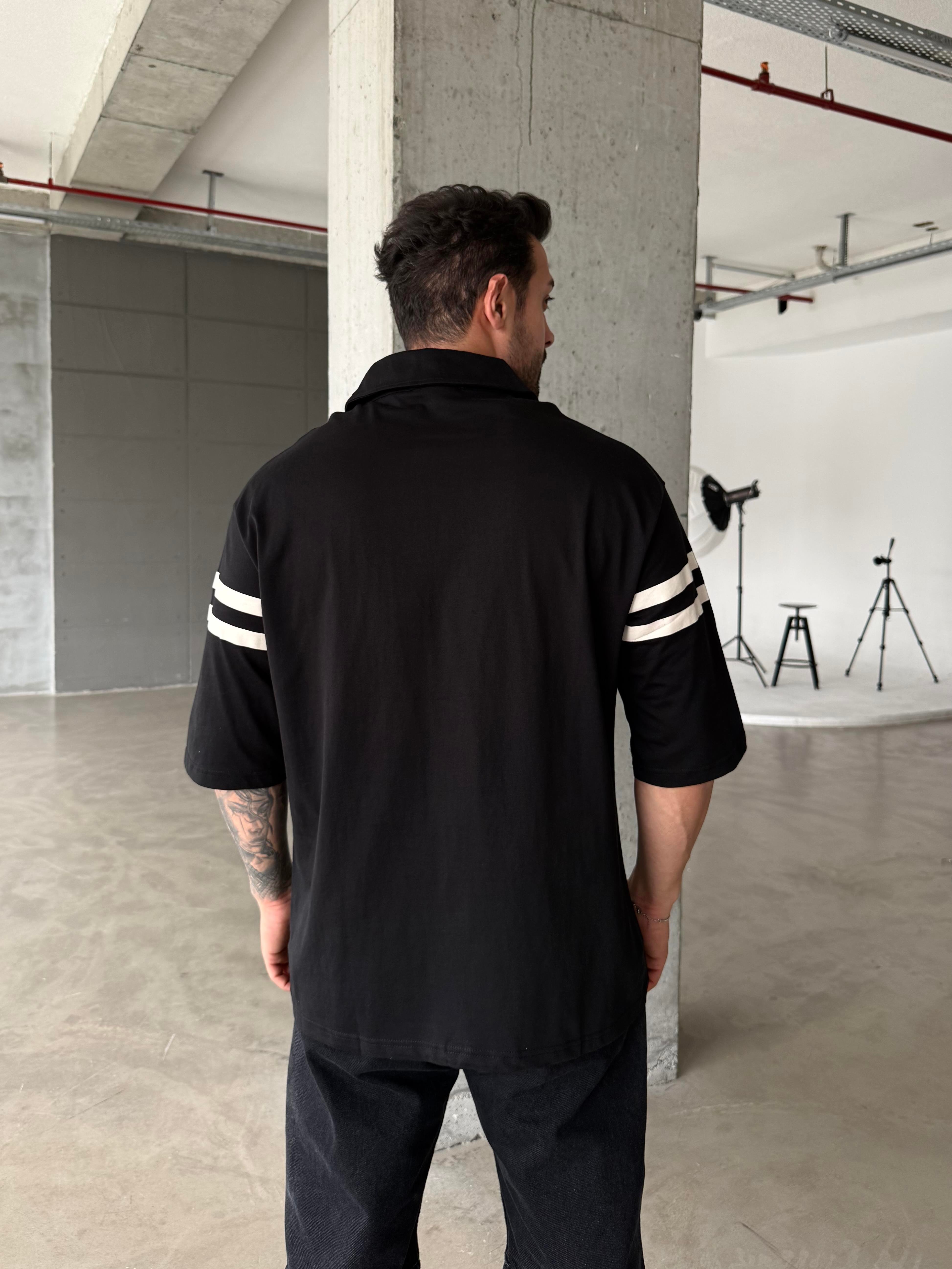 T-SHİRTSiyah The follow Yakalı Tişört RP