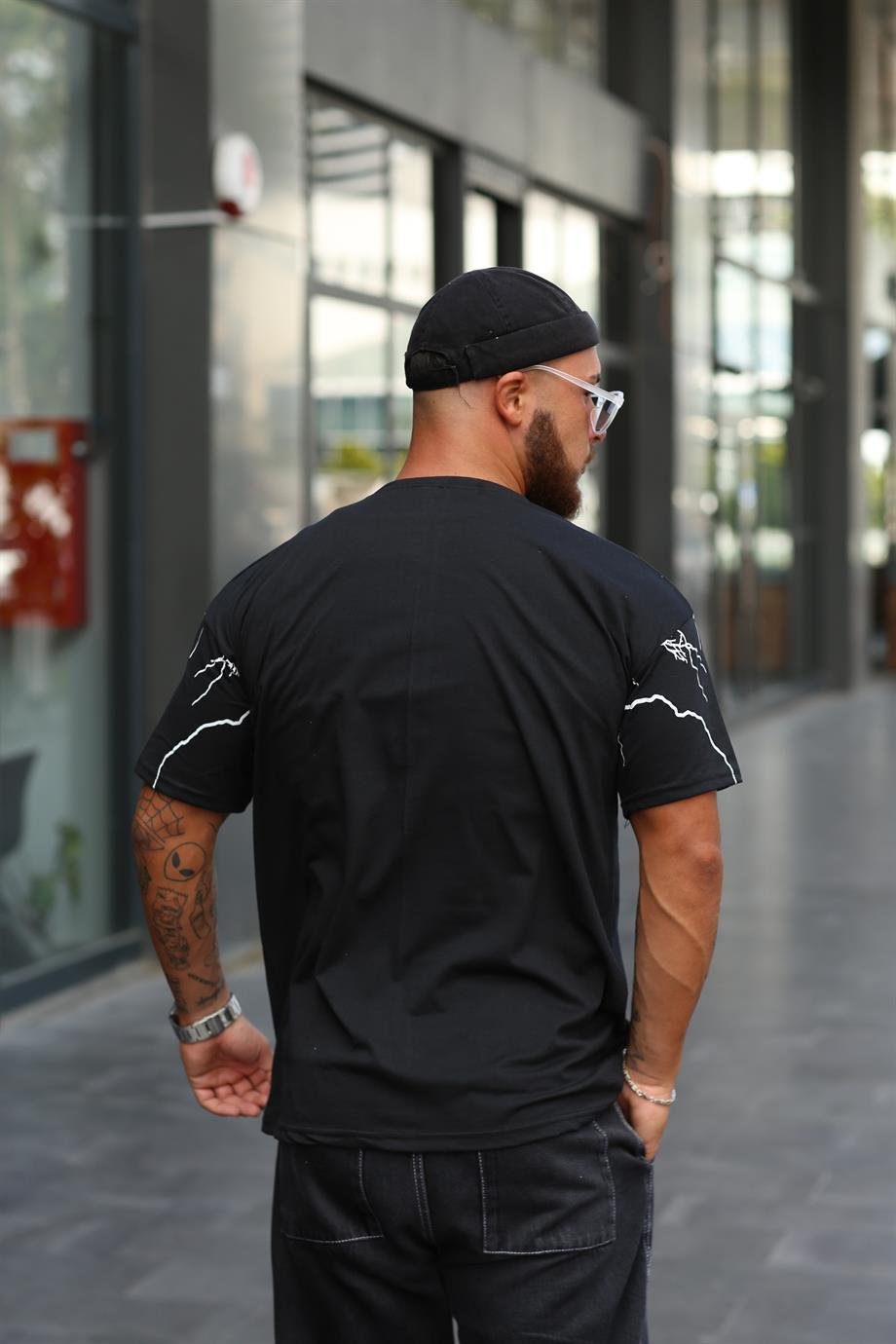 T-SHİRTSiyah Yıldırım Baskılı Oversize T-SHİRT TB