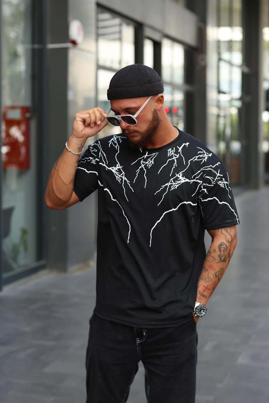 T-SHİRTSiyah Yıldırım Baskılı Oversize T-SHİRT TB
