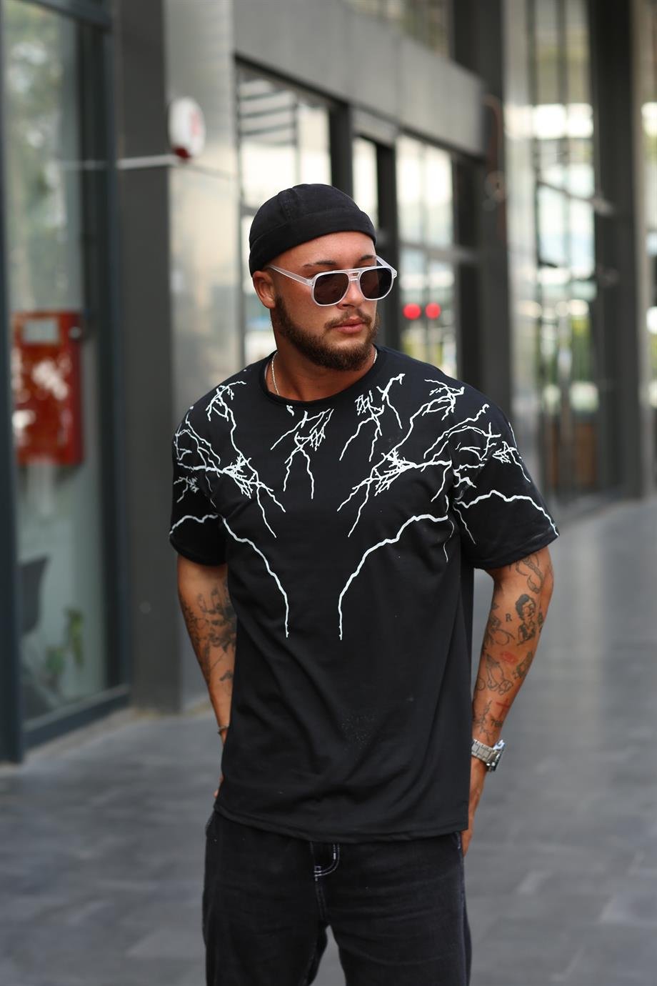 T-SHİRTSiyah Yıldırım Baskılı Oversize T-SHİRT TB