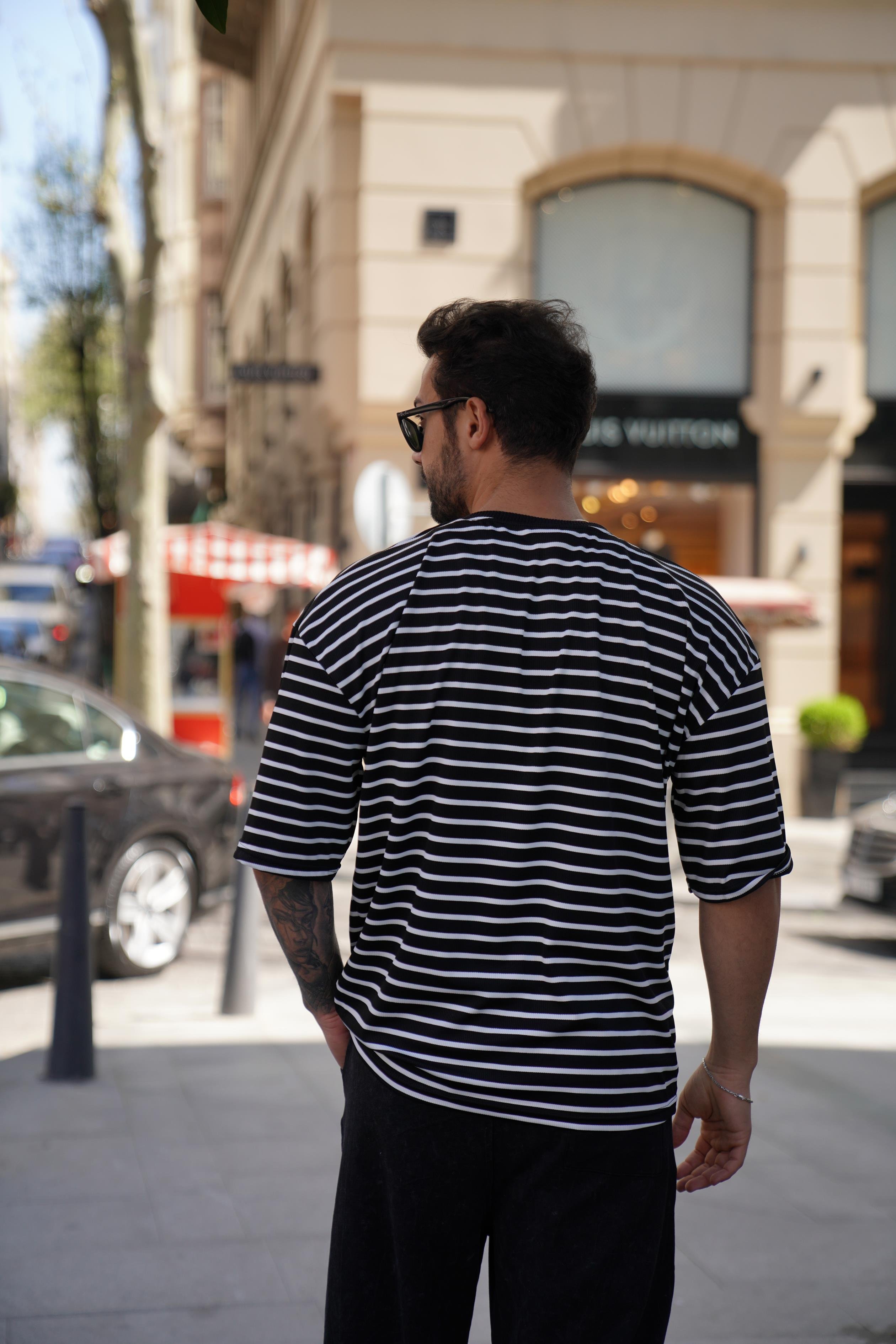 T-SHİRTSiyaha Beyaz Çizgili Krep Kumaş Zra Oversize T-Shirt SC