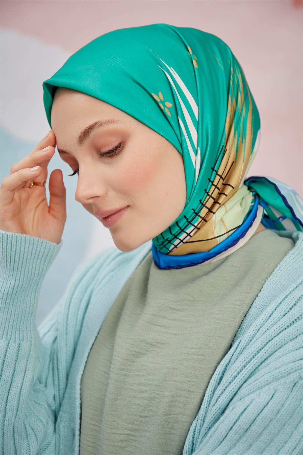 Dijital Baskılı Twill Eşarp Benetton