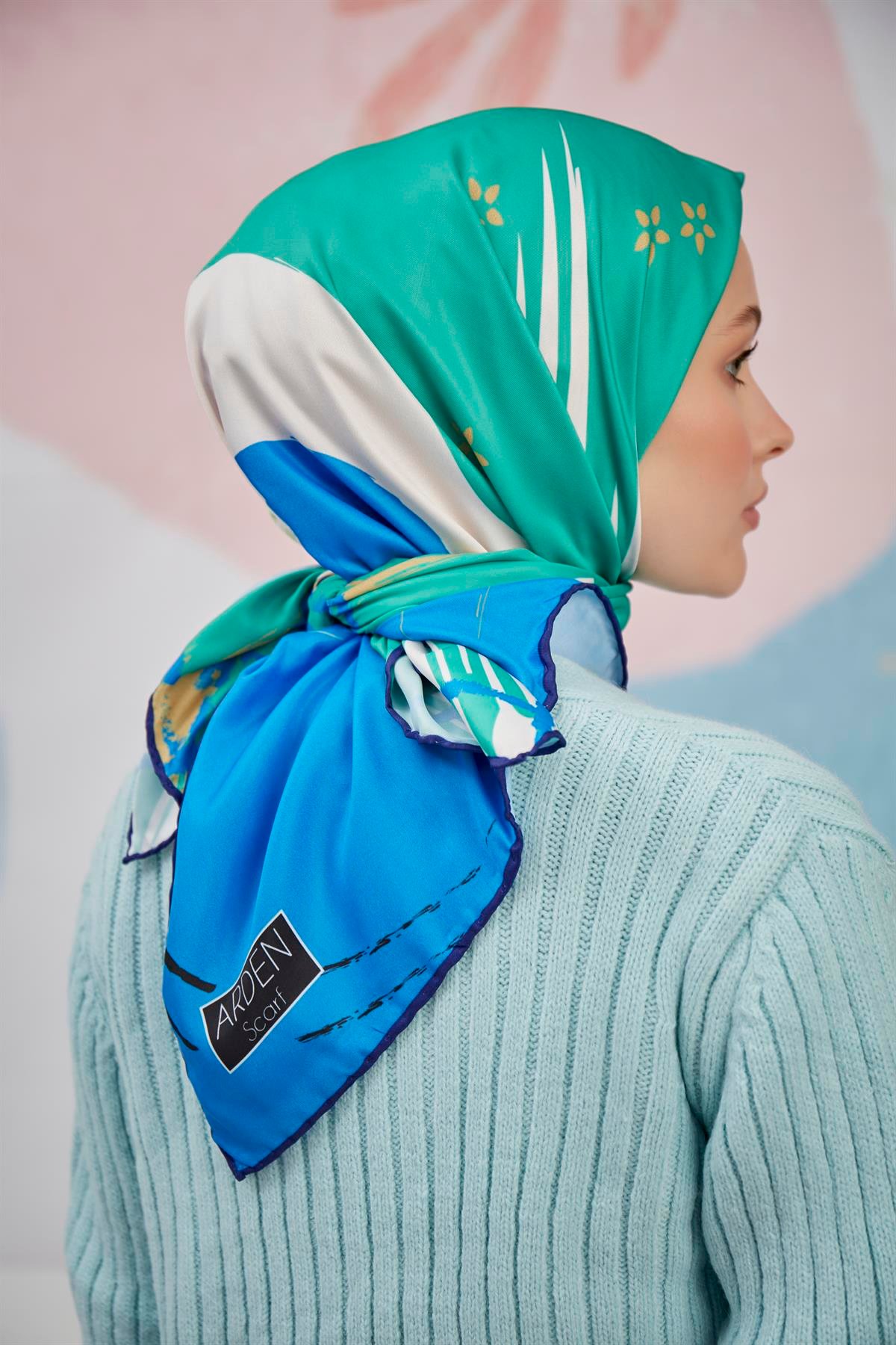 Dijital Baskılı Twill Eşarp Benetton