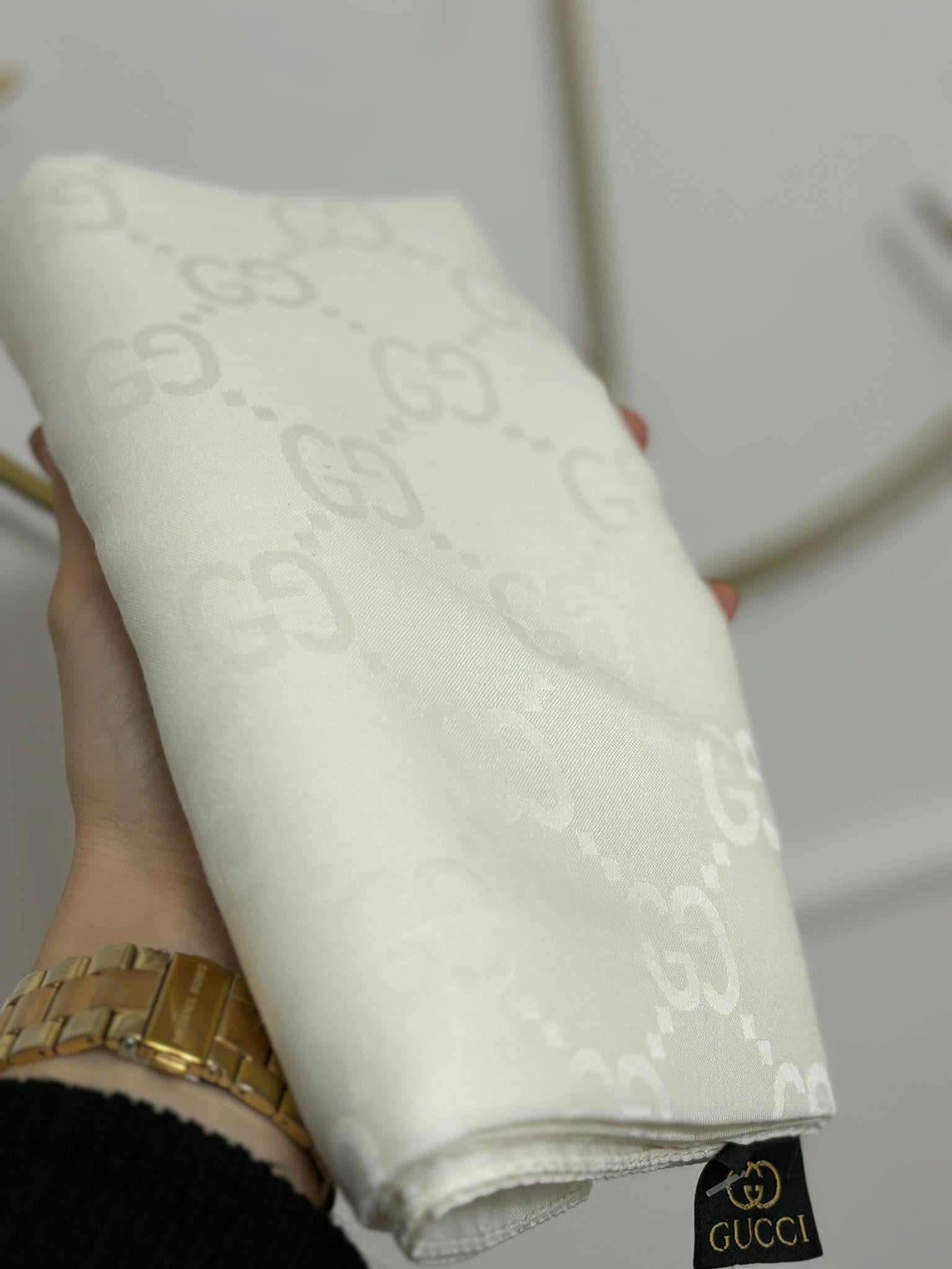 Gucci Desen Jakar Şal Ekru