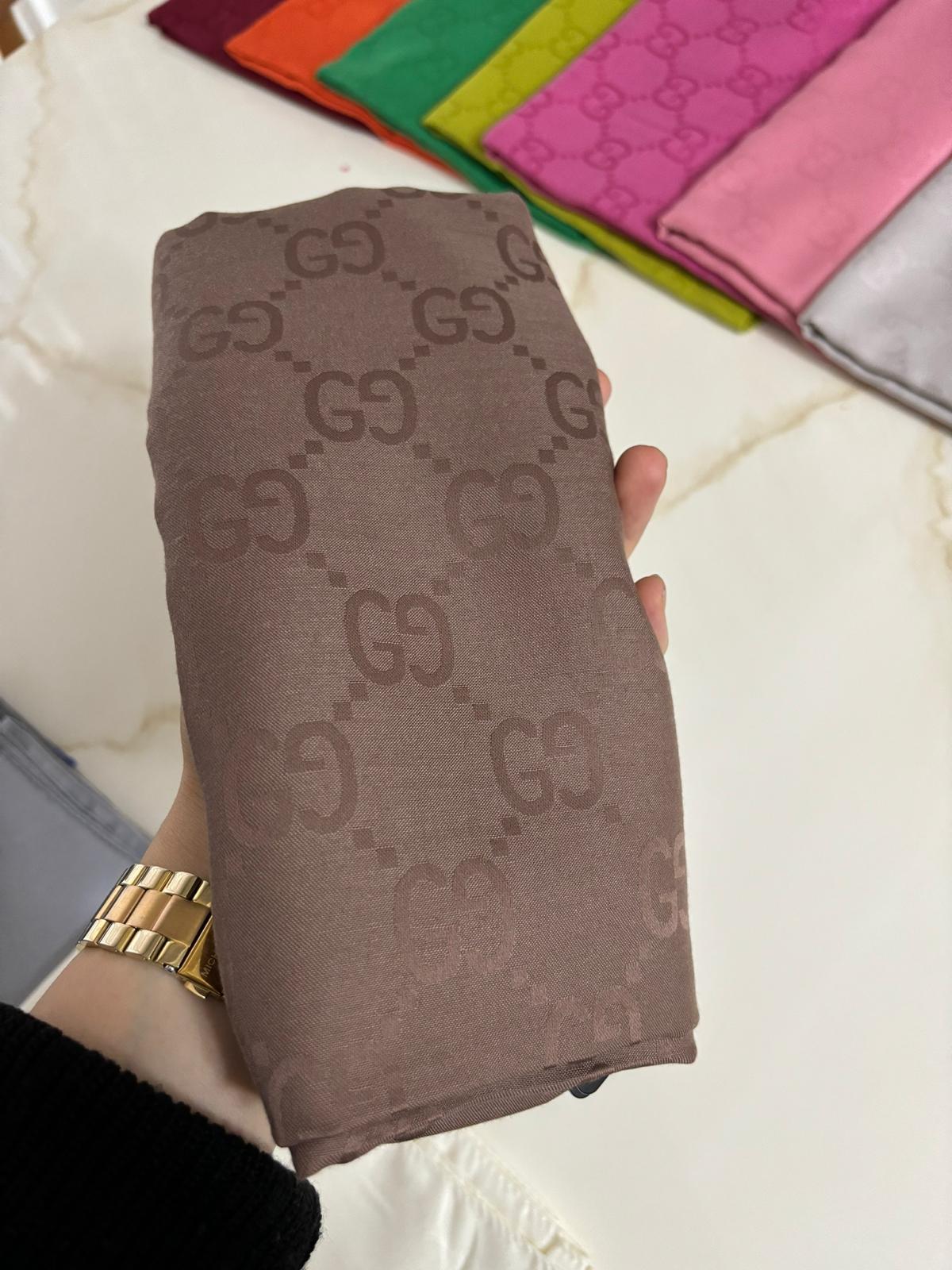 Gucci Desen Jakar Şal Vizon