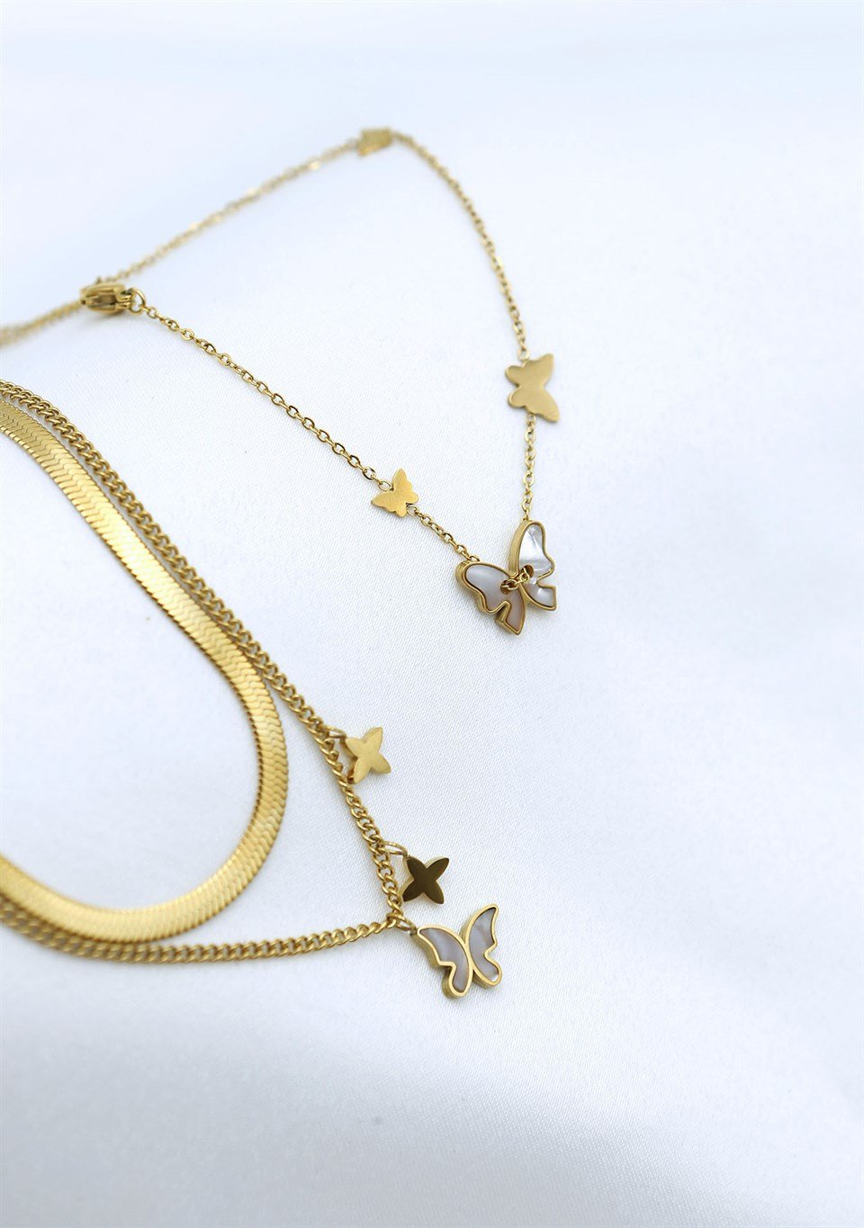 Altın Sarısı Renkli Kelebek Motifli Çelik Kolye-Bileklik Kombini