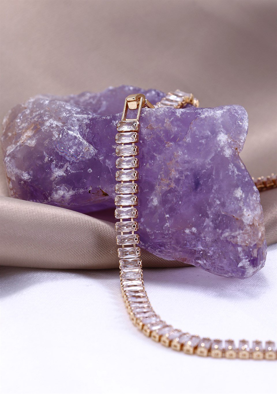 Altın Sarısı Renkli kesme Baget Taşlı Su Yolu Choker Kolye 