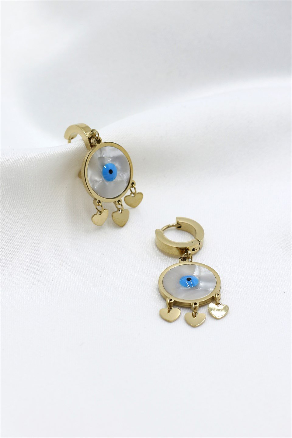 Altın Sarısı Renkli Nazar Motifli Çelik Küpe