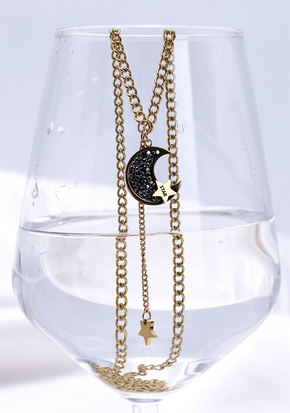 Altın Sarısı Renkli Siyah Zirkon Taşlı Star Çelik Kolye