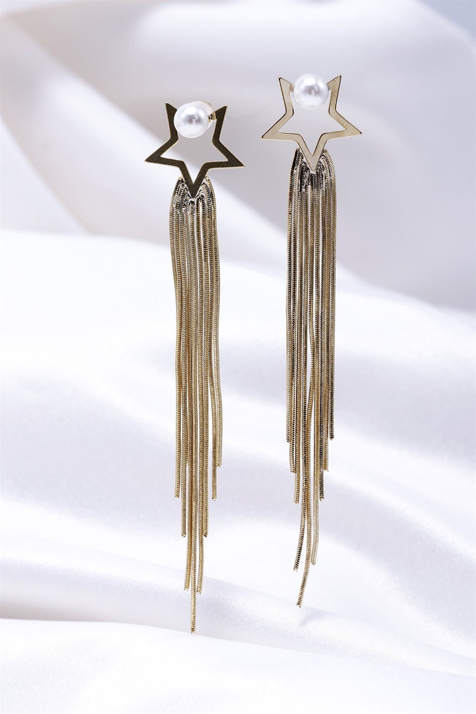 Altın Sarısı Renkli Yıldız Motifli Tasarım Küpe 