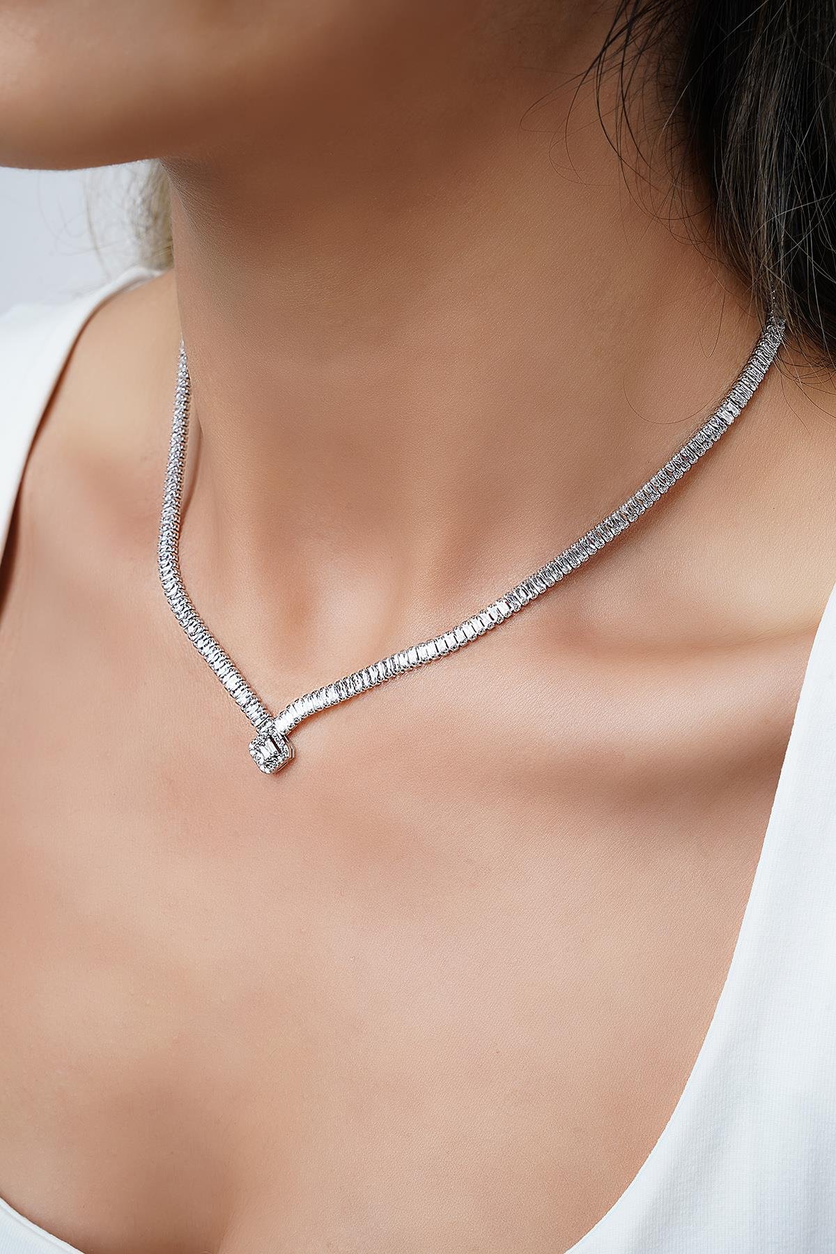 ELENY BAGET SU YOLU KOLYE