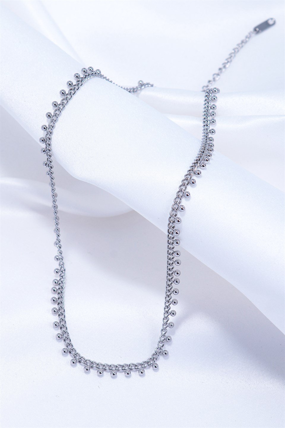 Gümüş Renkli Mini Topçuk Motifli Çelik Kolye