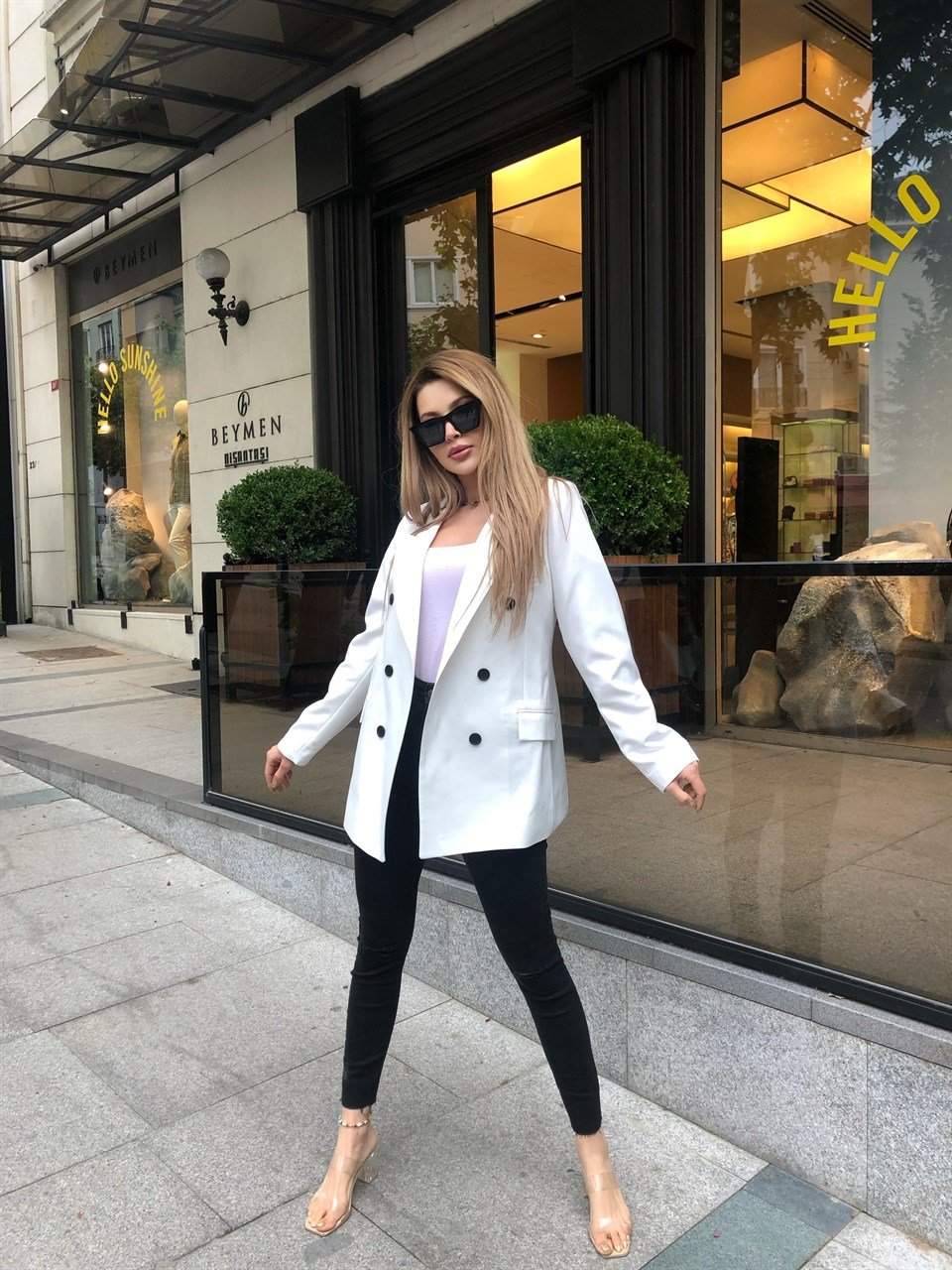 6 Düğmeli Beyaz Blazer Ceket