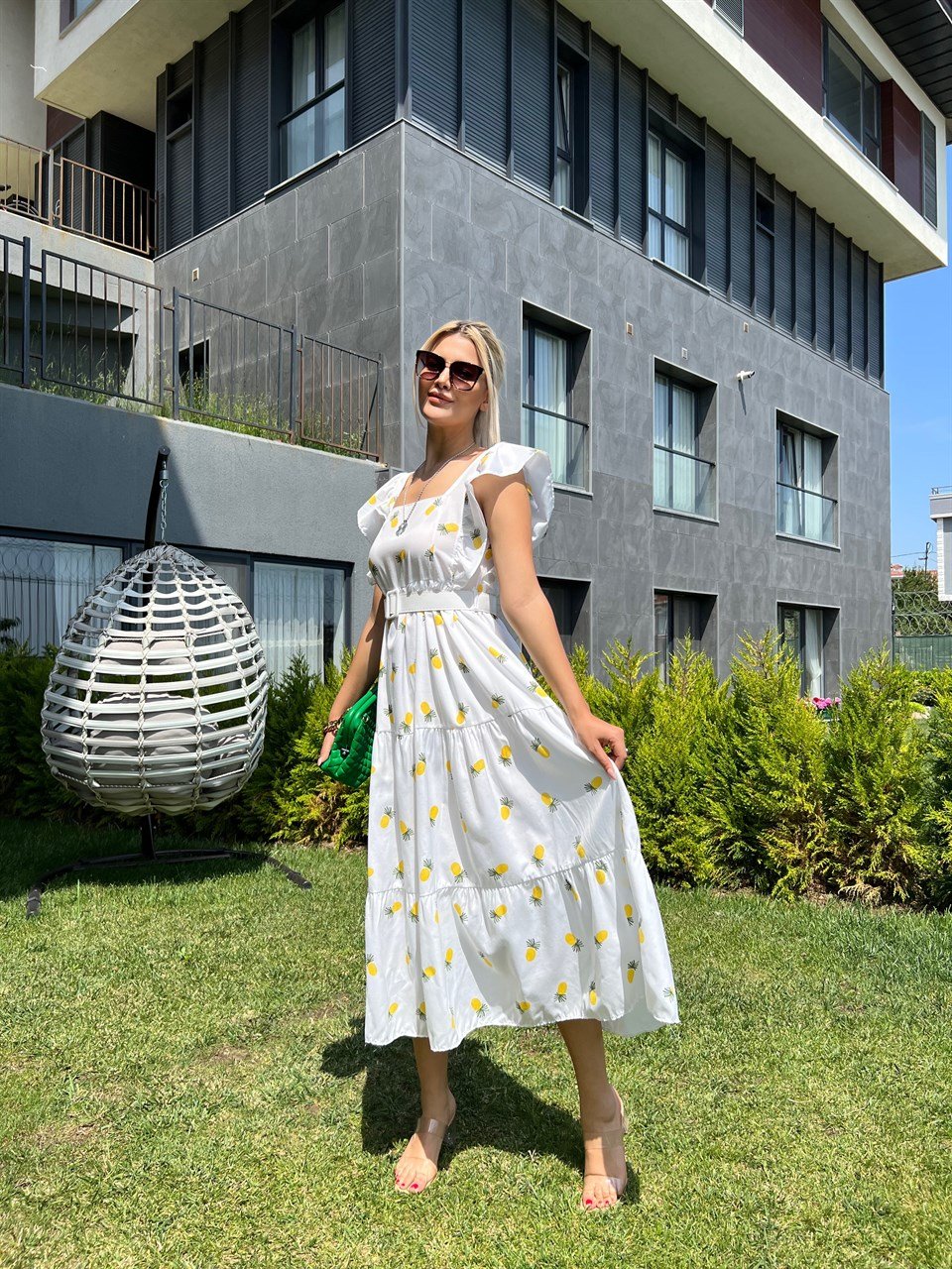 Ananas Nakışlı Beyaz Elbise