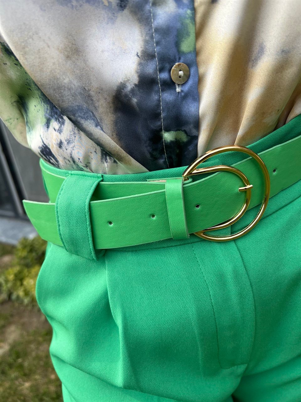 Atlas Kumaş Duble Paça Yeşil Kemerli Pantolon
